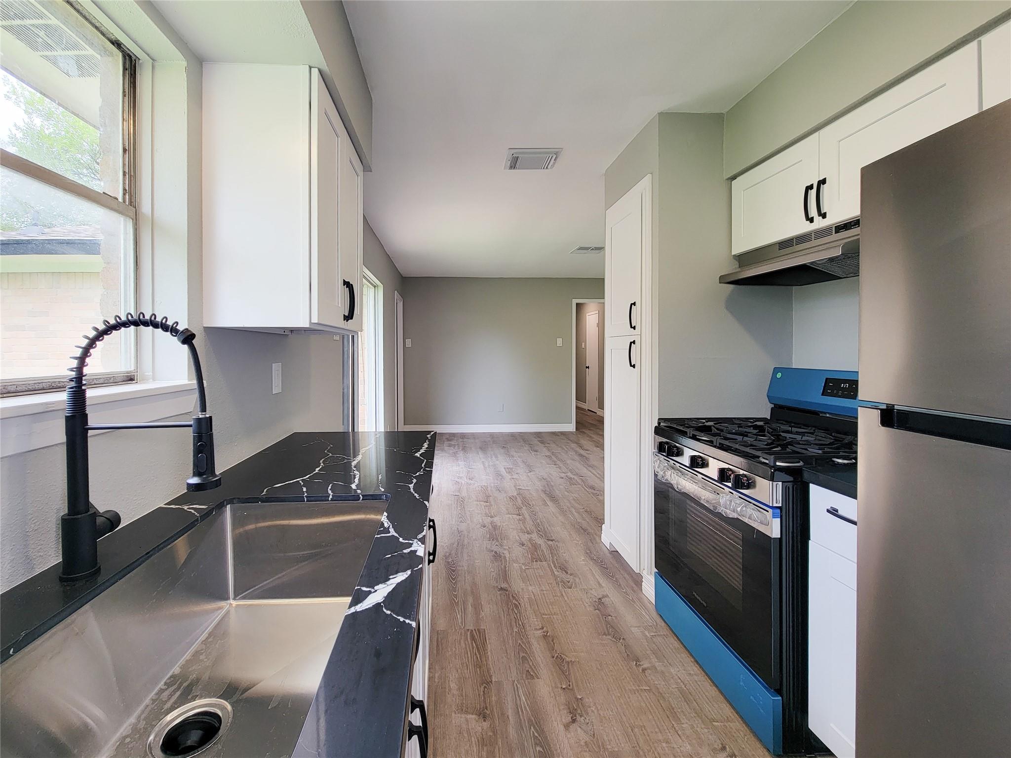 12922 Claygate Drive