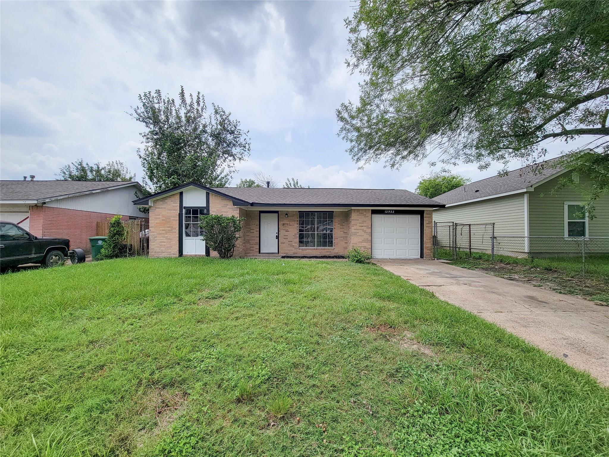 12922 Claygate Drive