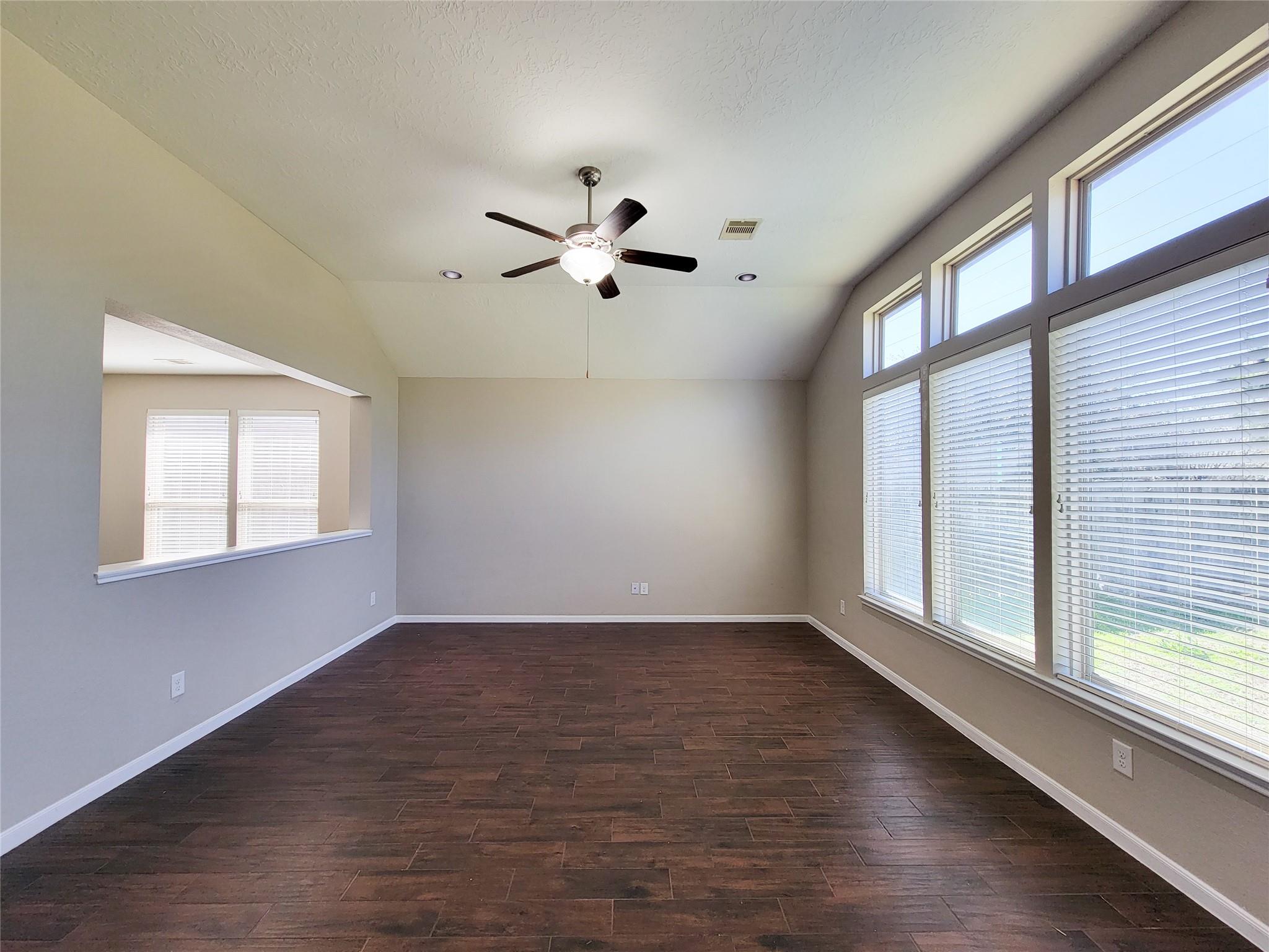 3007 Meadow Prairie Street