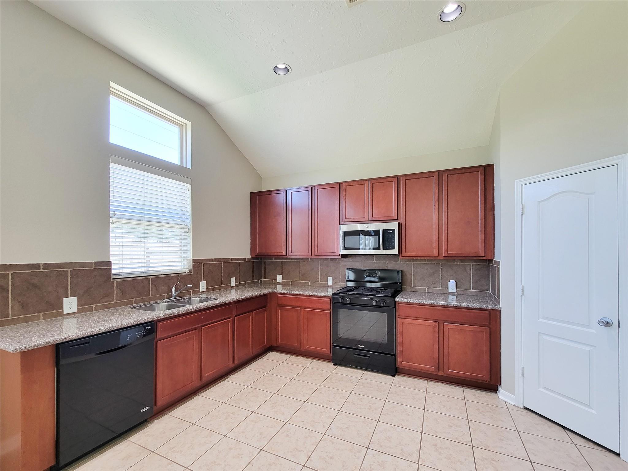 3007 Meadow Prairie Street