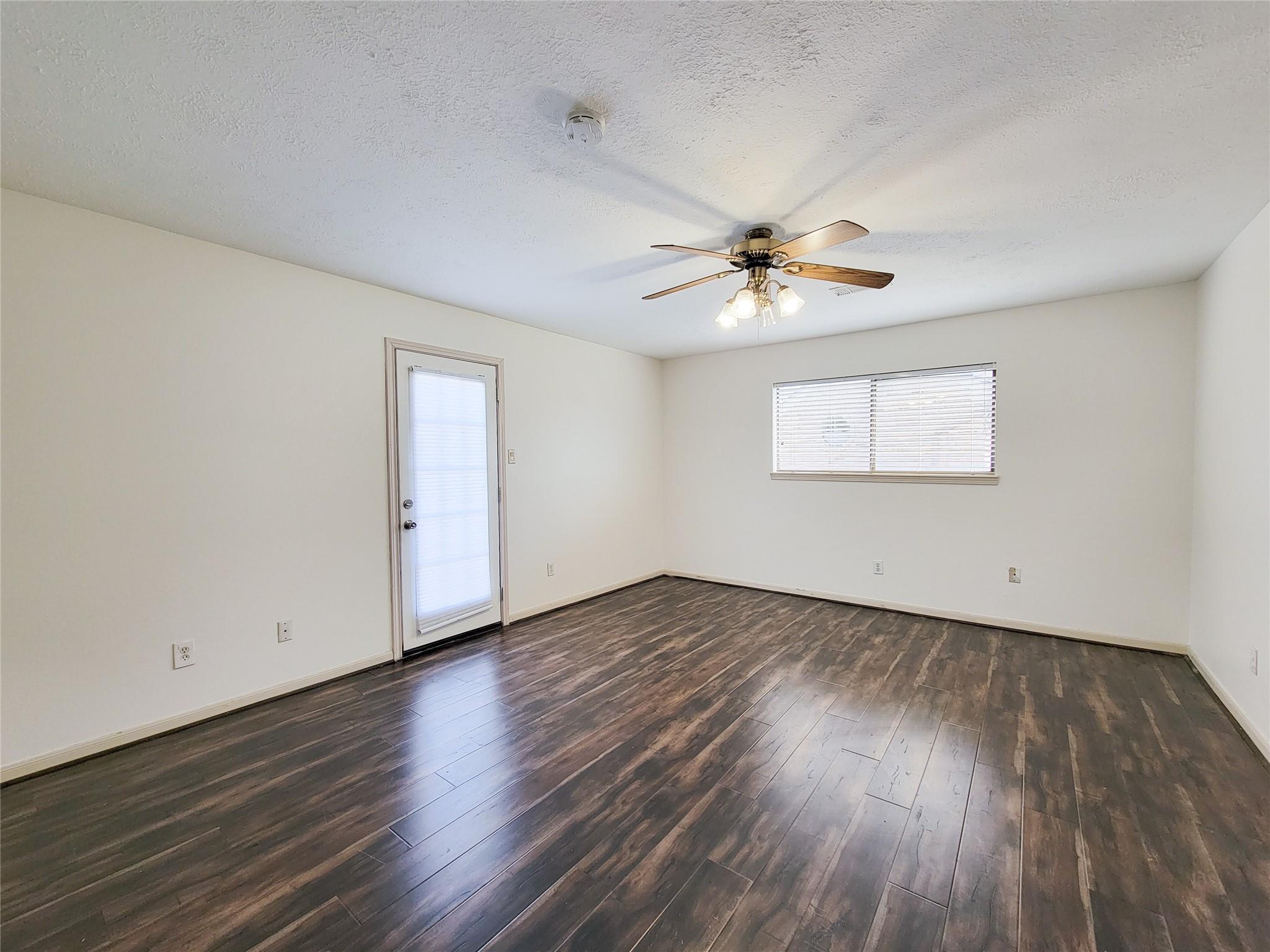 4717 Country Club View