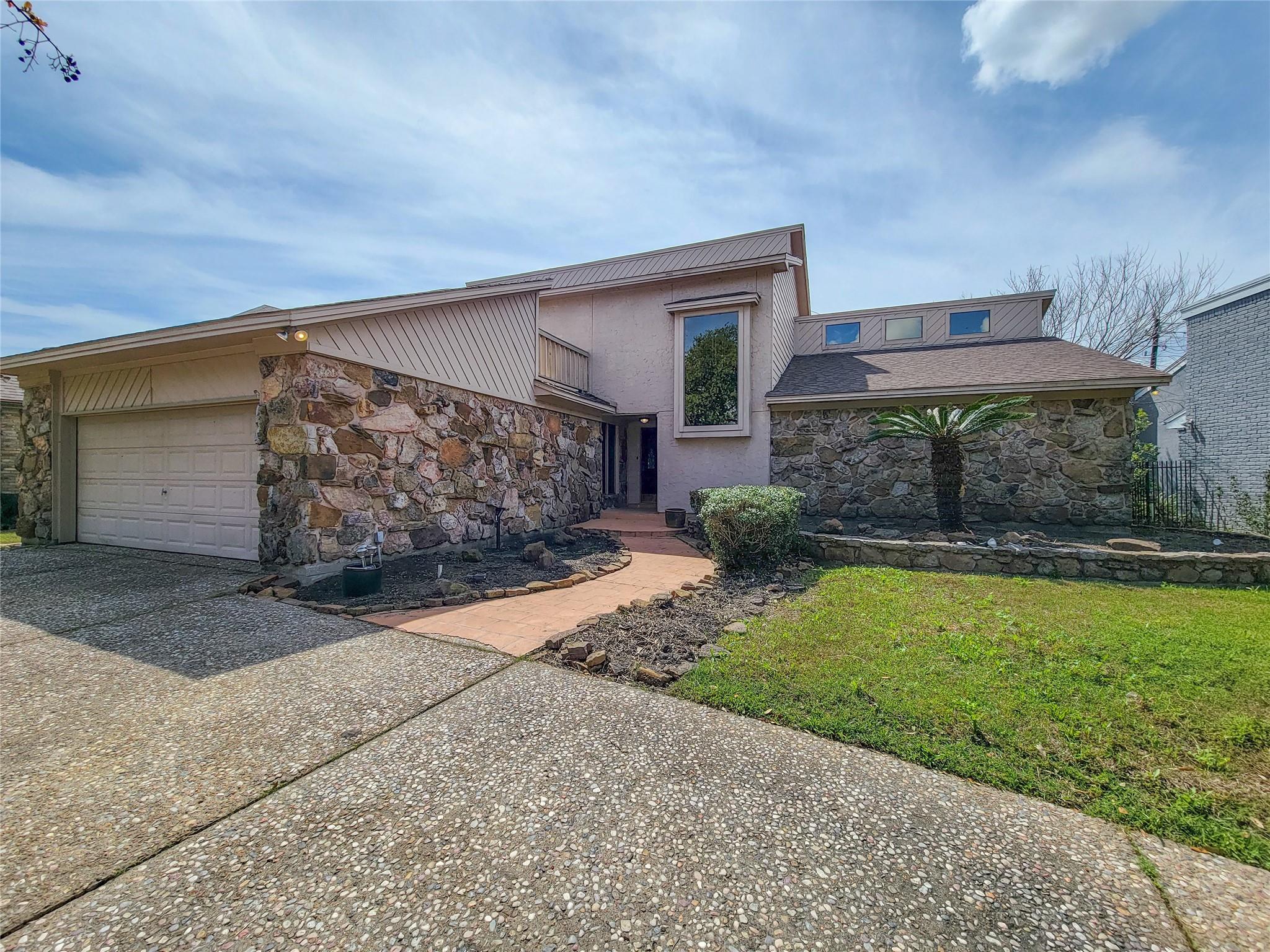 4717 Country Club View