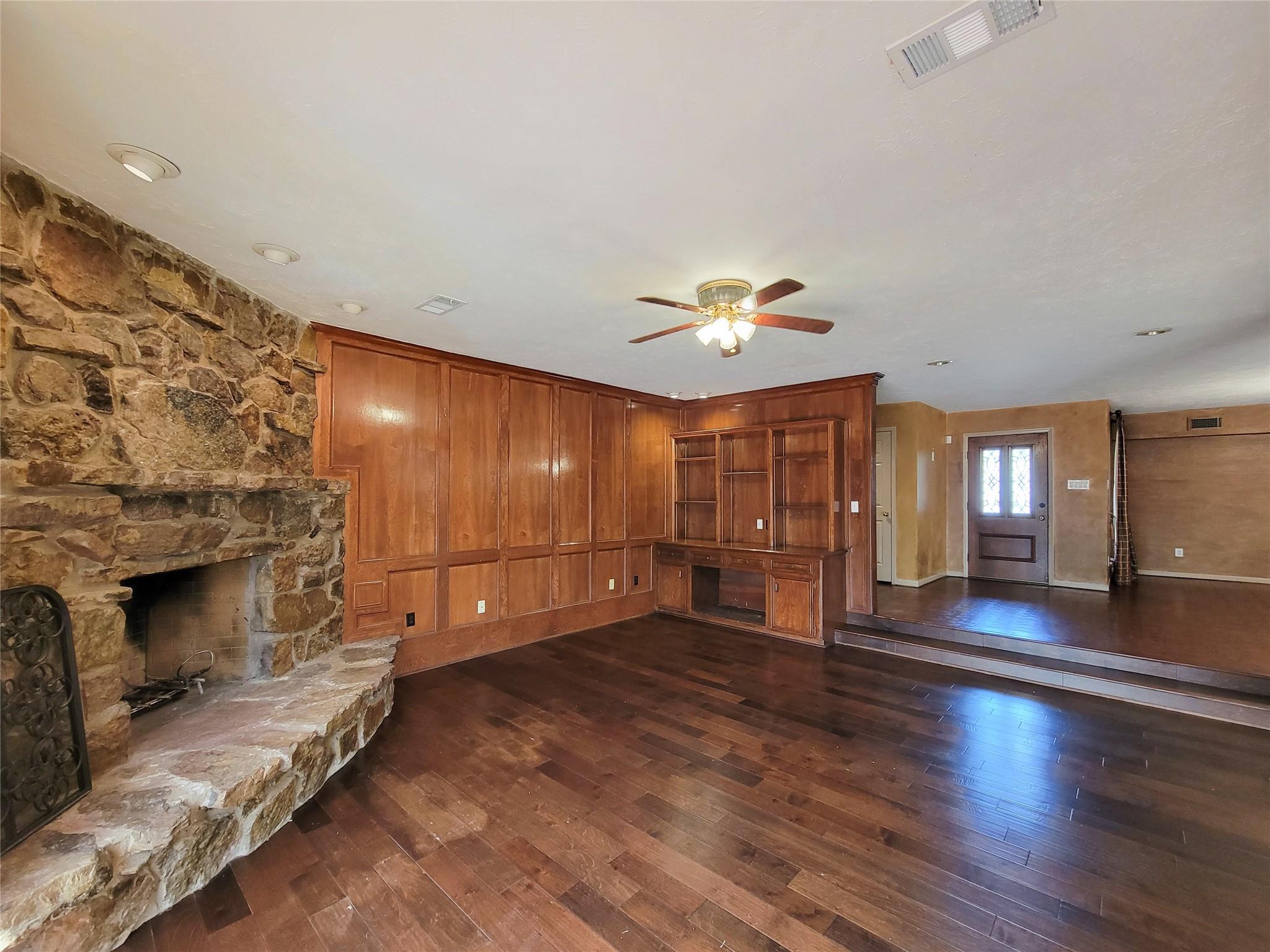4717 Country Club View