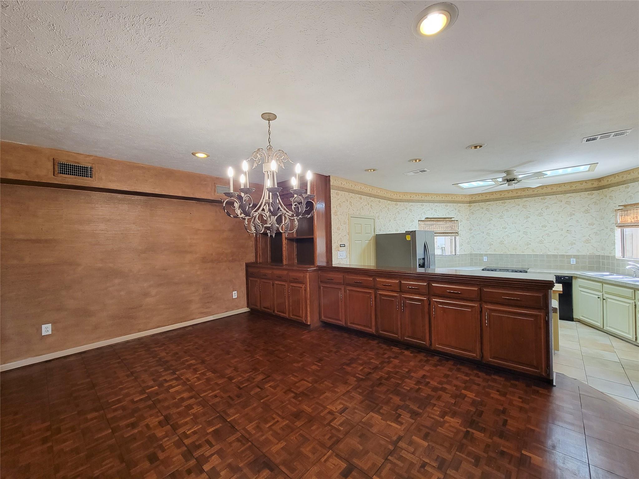 4717 Country Club View