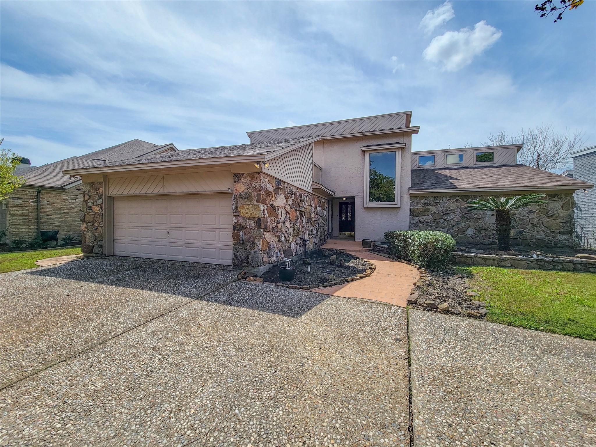 4717 Country Club View