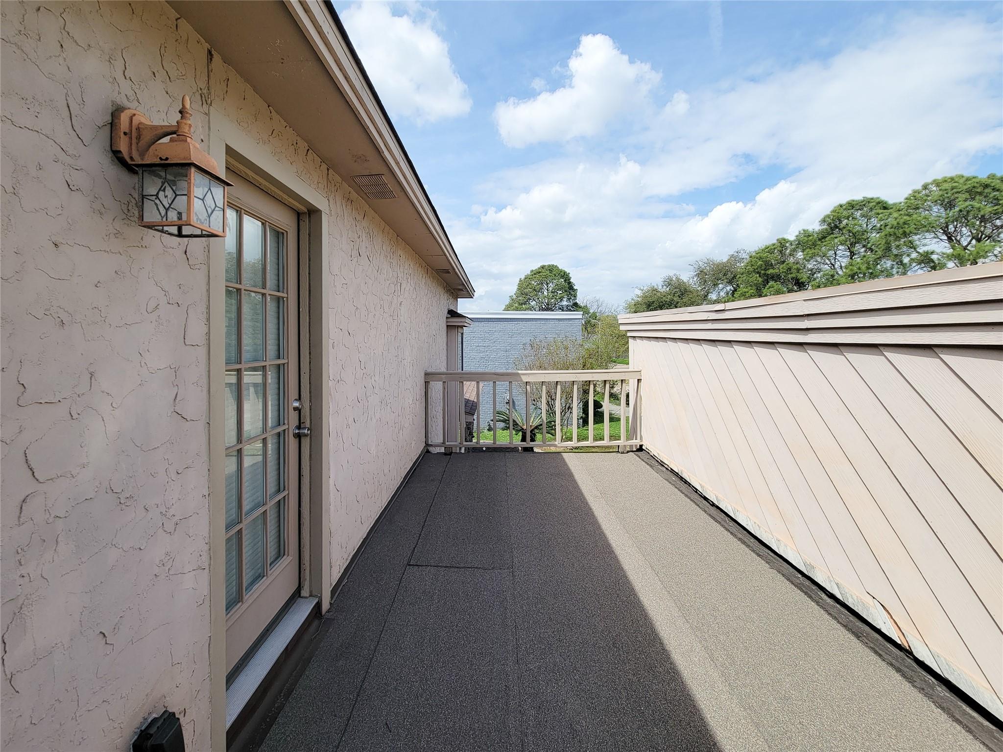 4717 Country Club View