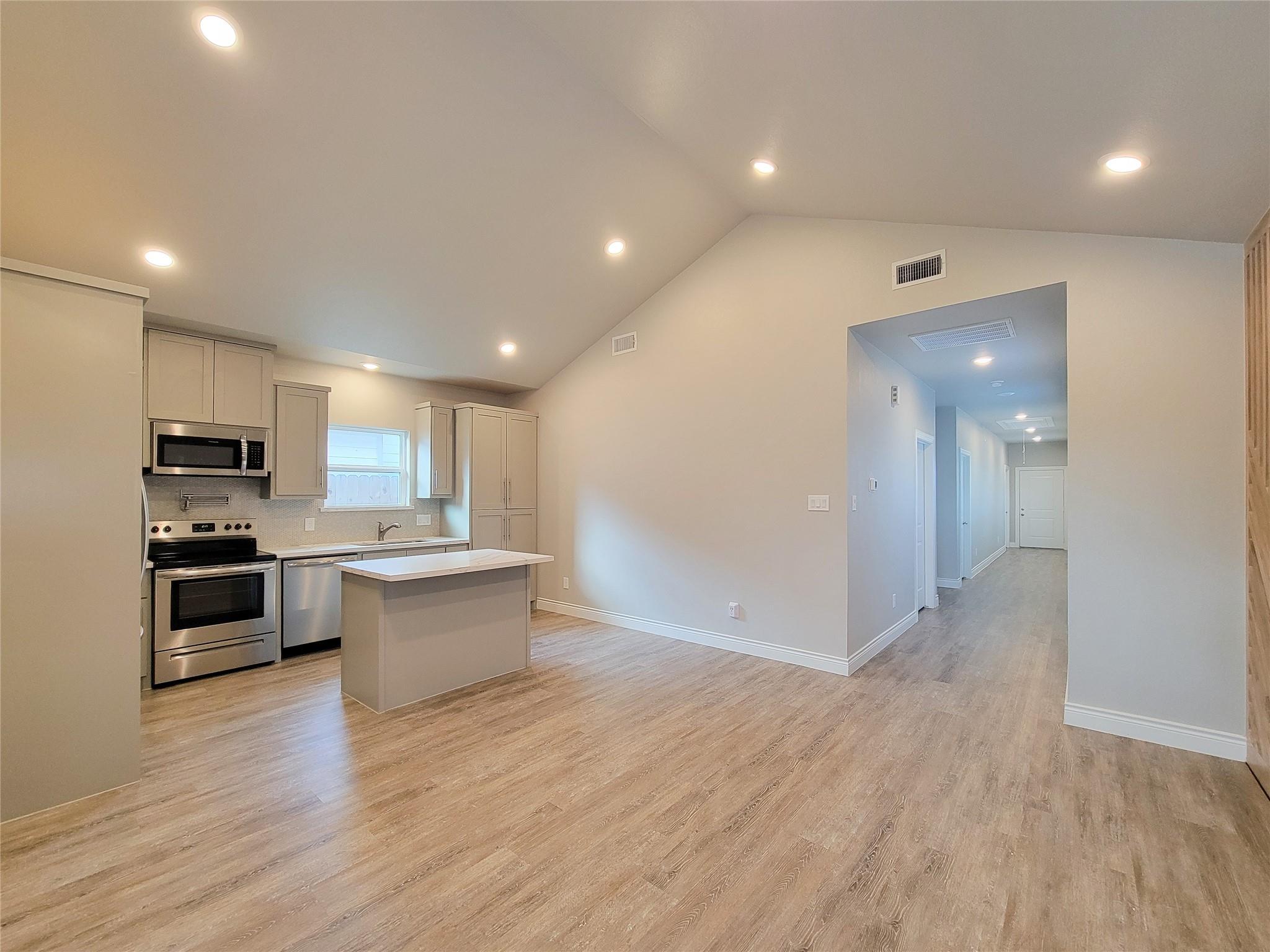 216 W Live Oak Street