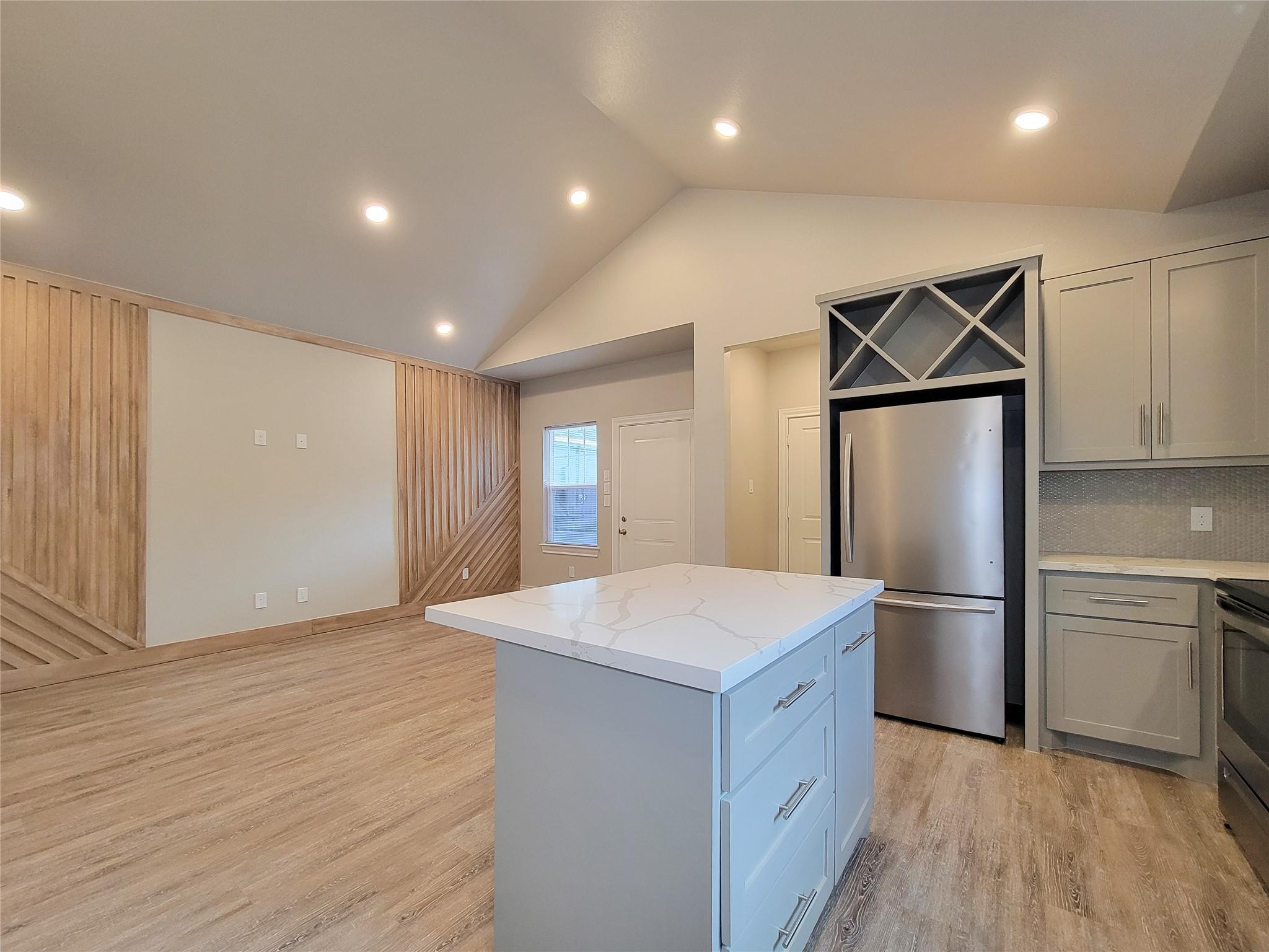 216 W Live Oak Street