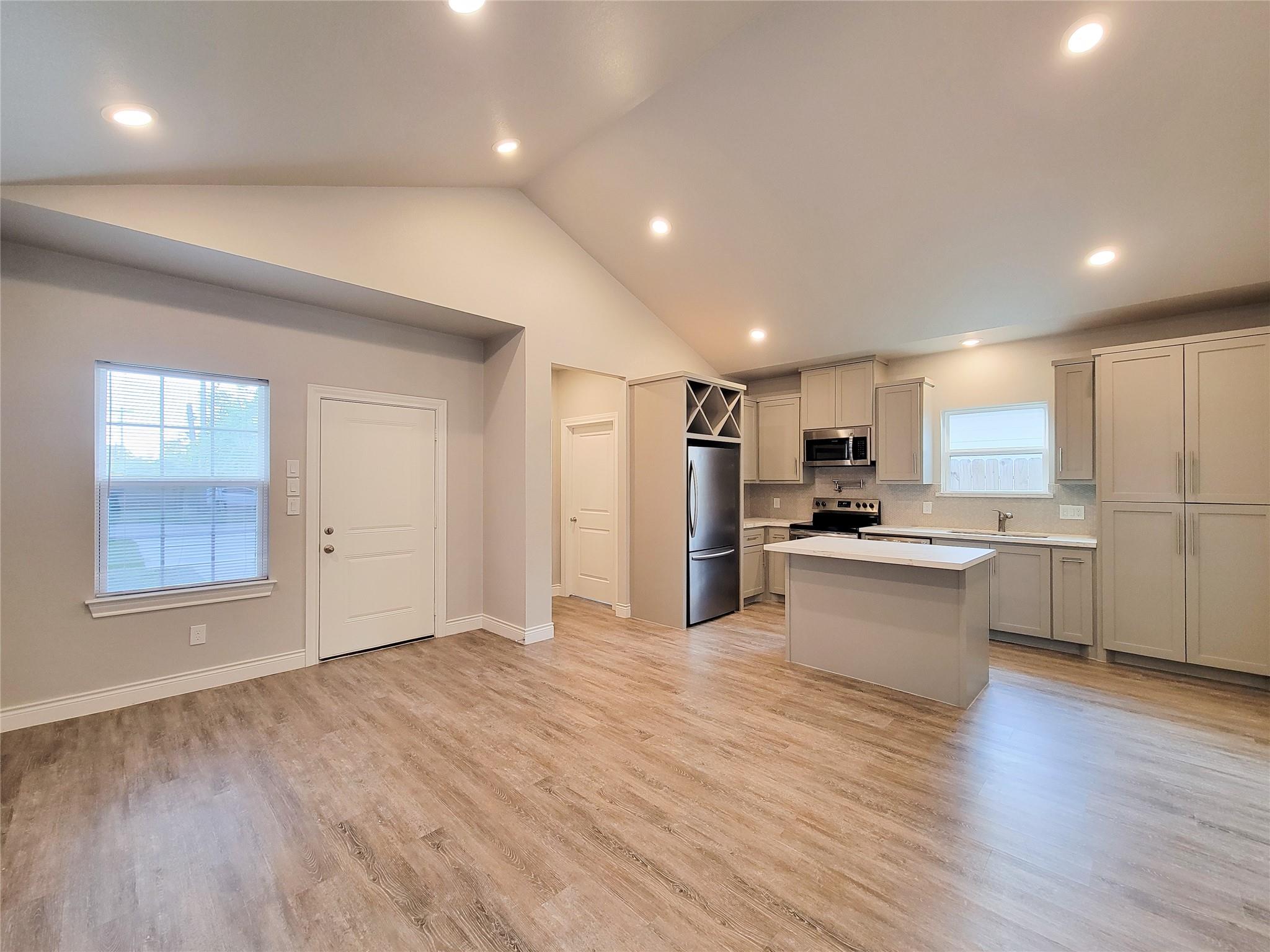 216 W Live Oak Street