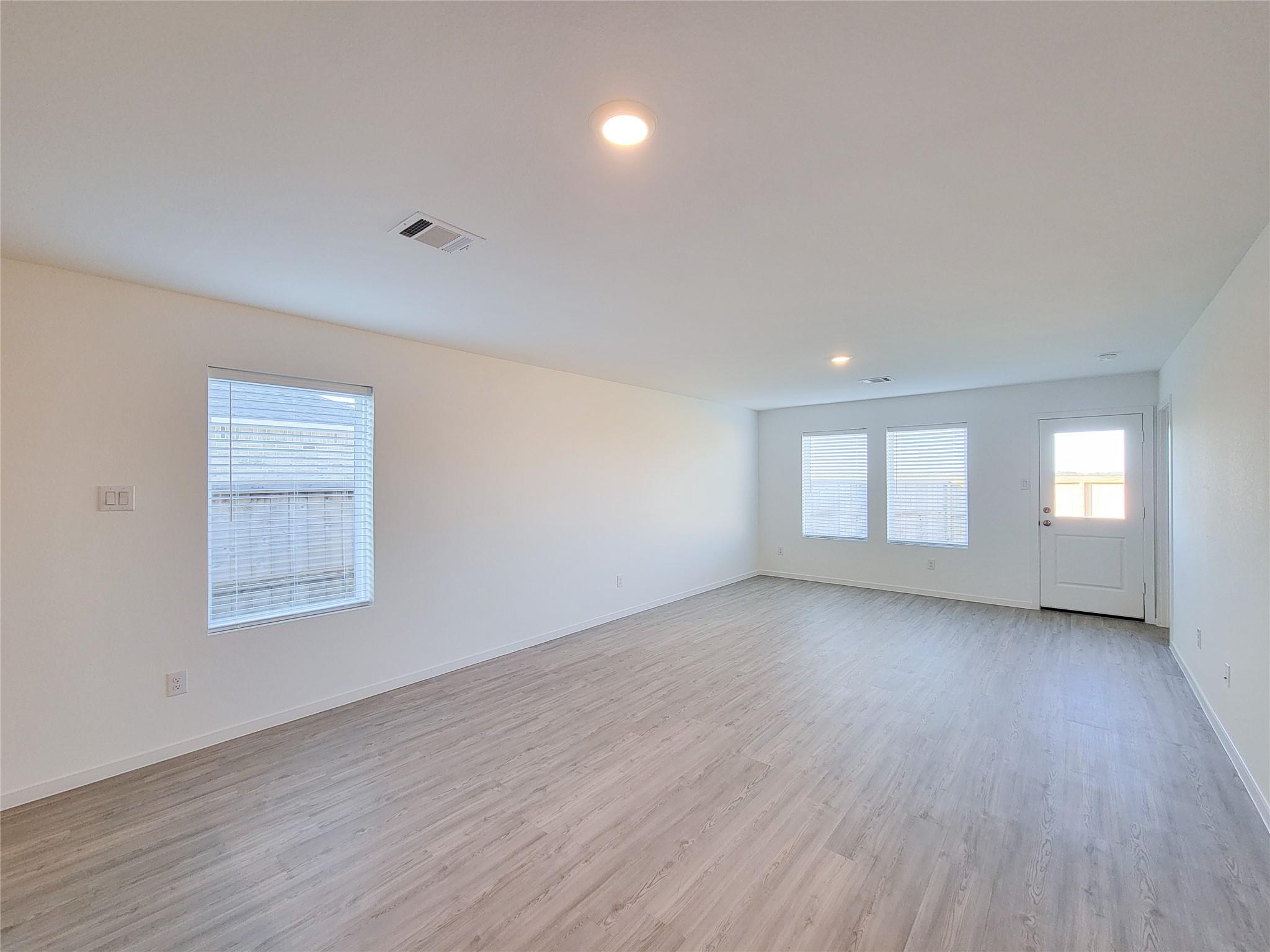 1603 Windrose Bend