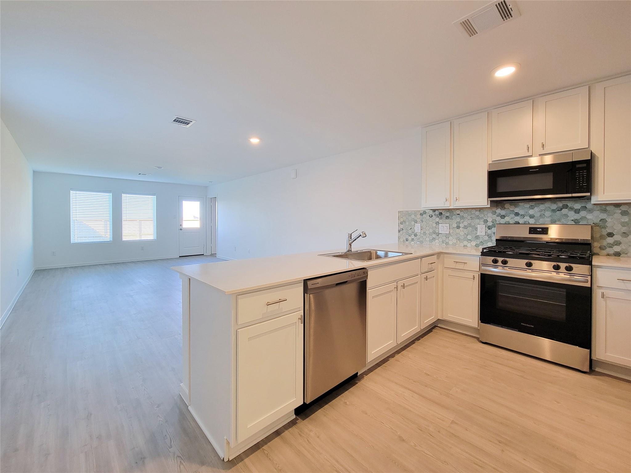 1603 Windrose Bend
