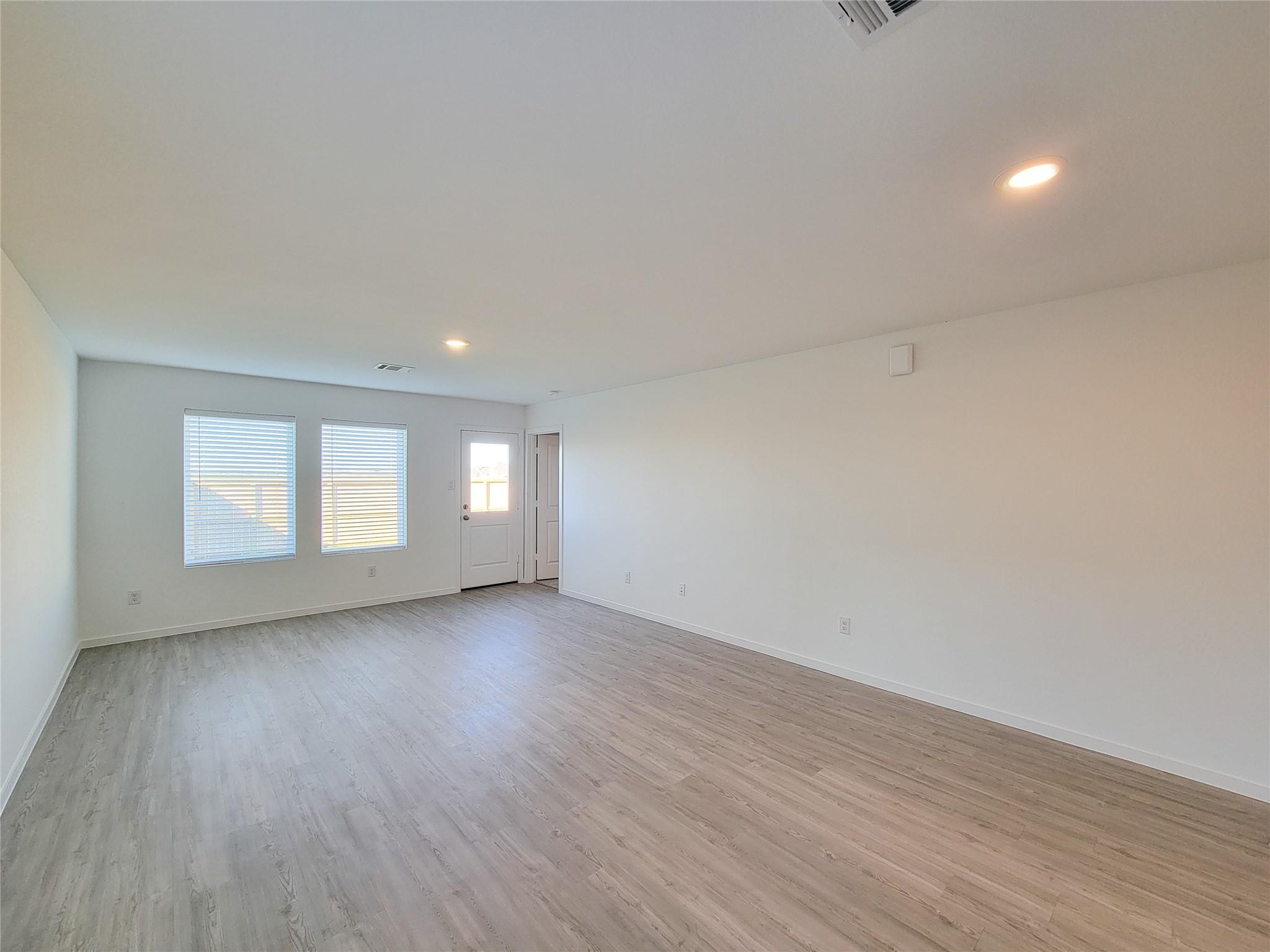 1603 Windrose Bend