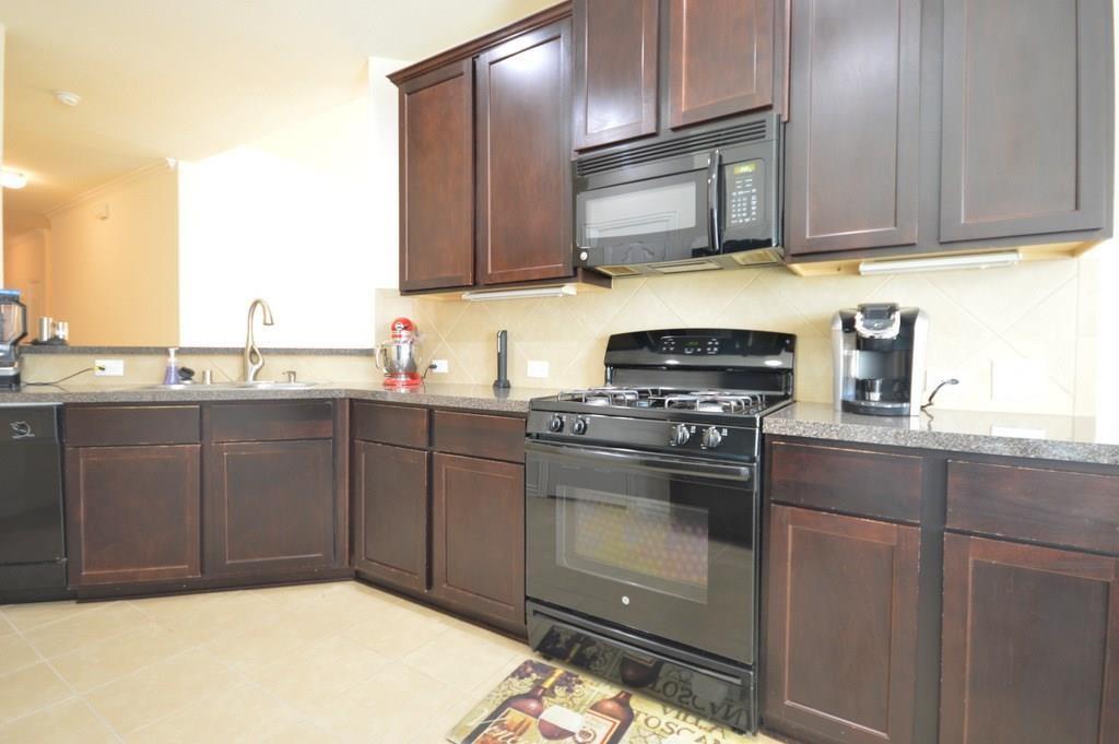 2727 Lakecrest River Drive