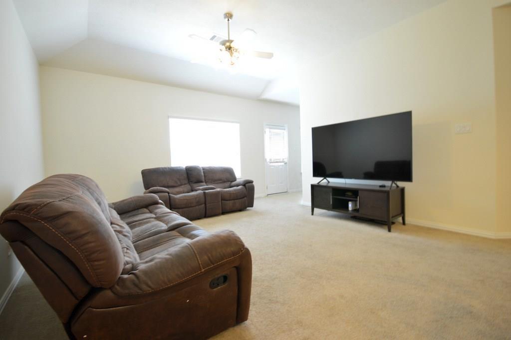 2727 Lakecrest River Drive