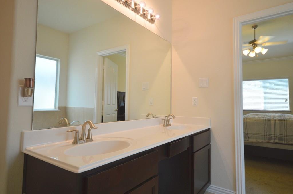 2727 Lakecrest River Drive