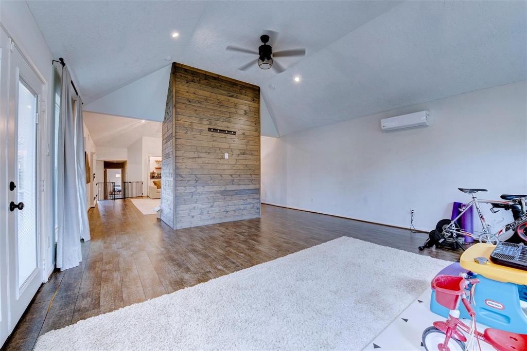 15914 Elwood Drive