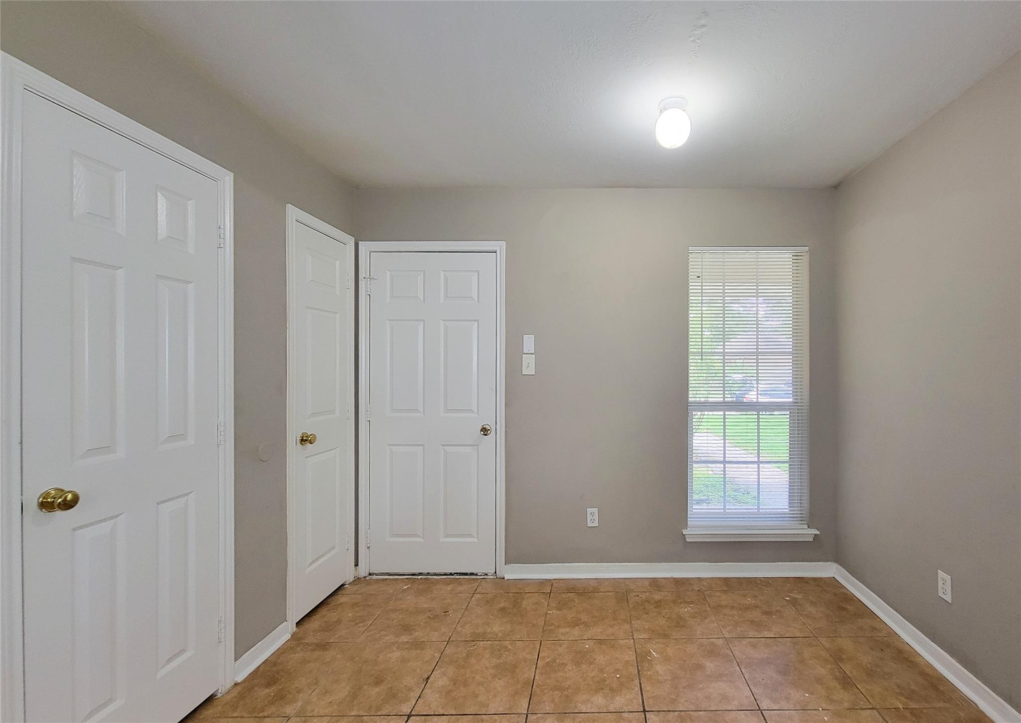 5322 Rivergate Drive