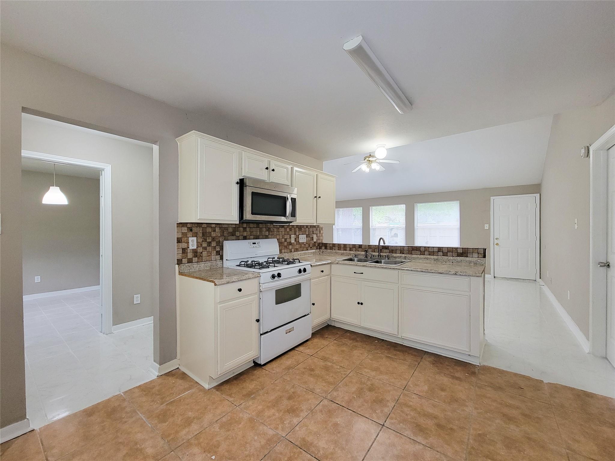 5322 Rivergate Drive