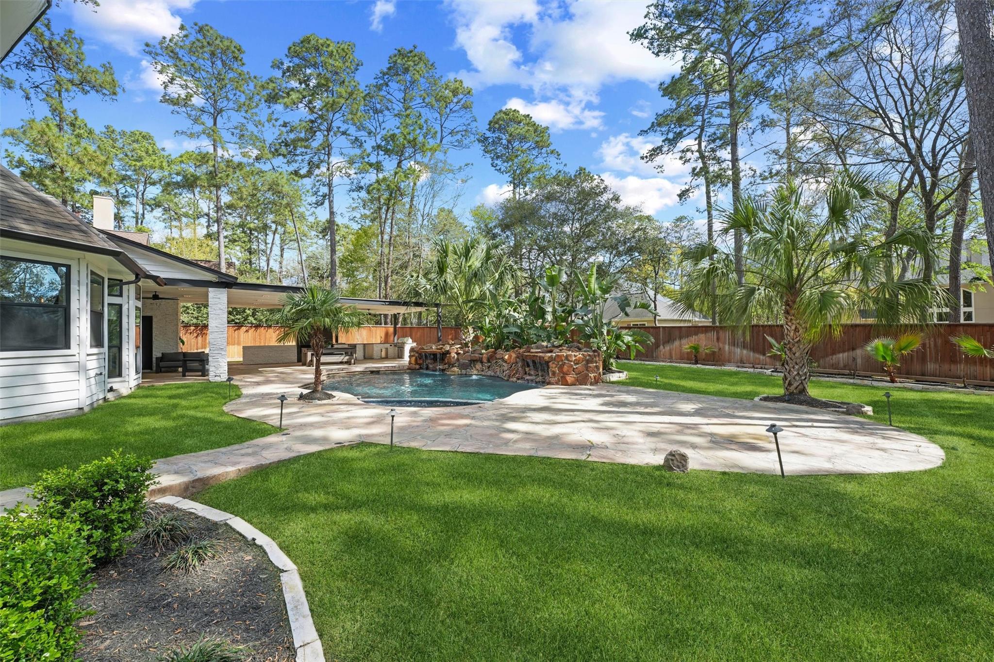 34 N Wooded Brook Circle