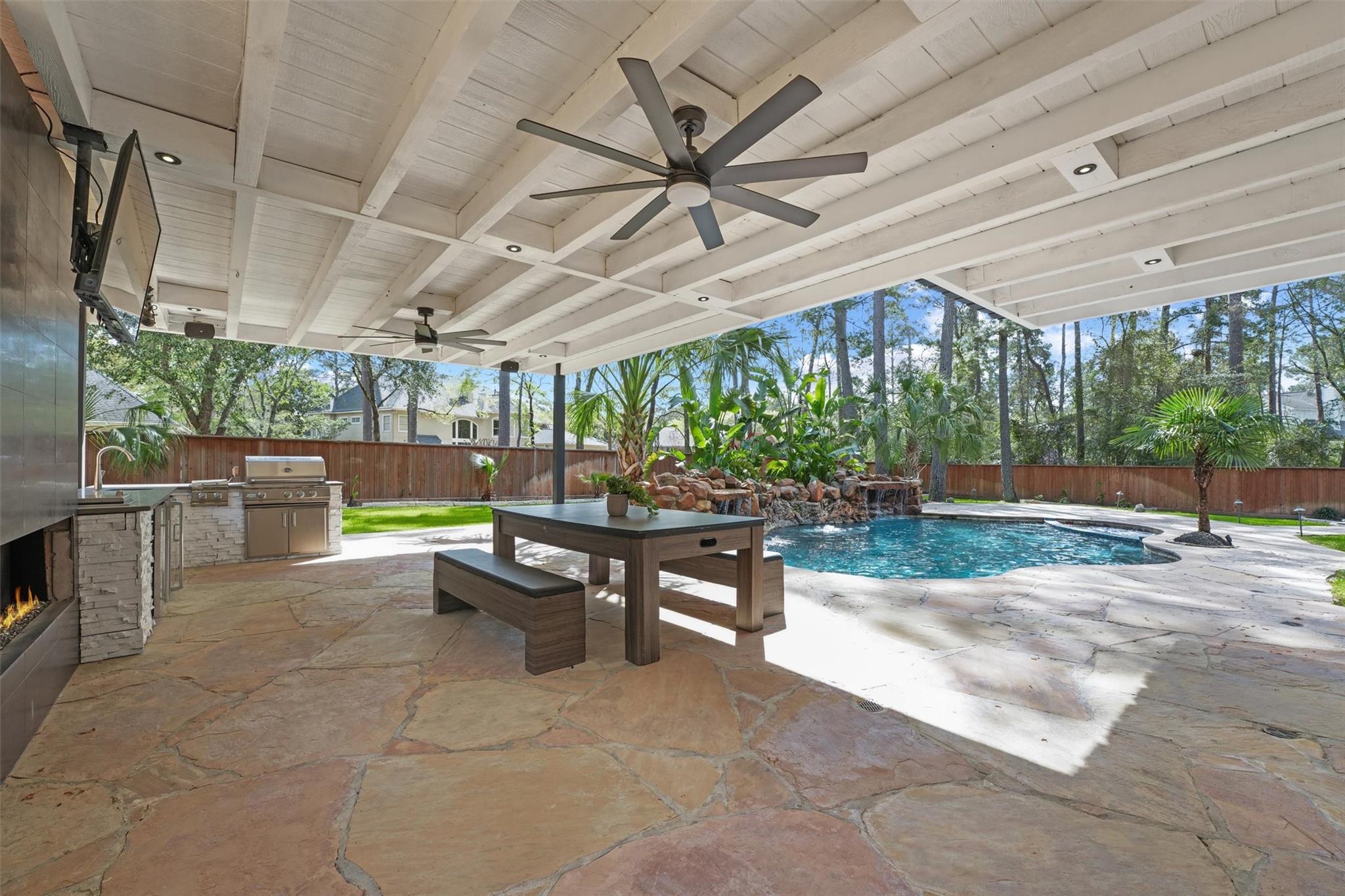 34 N Wooded Brook Circle