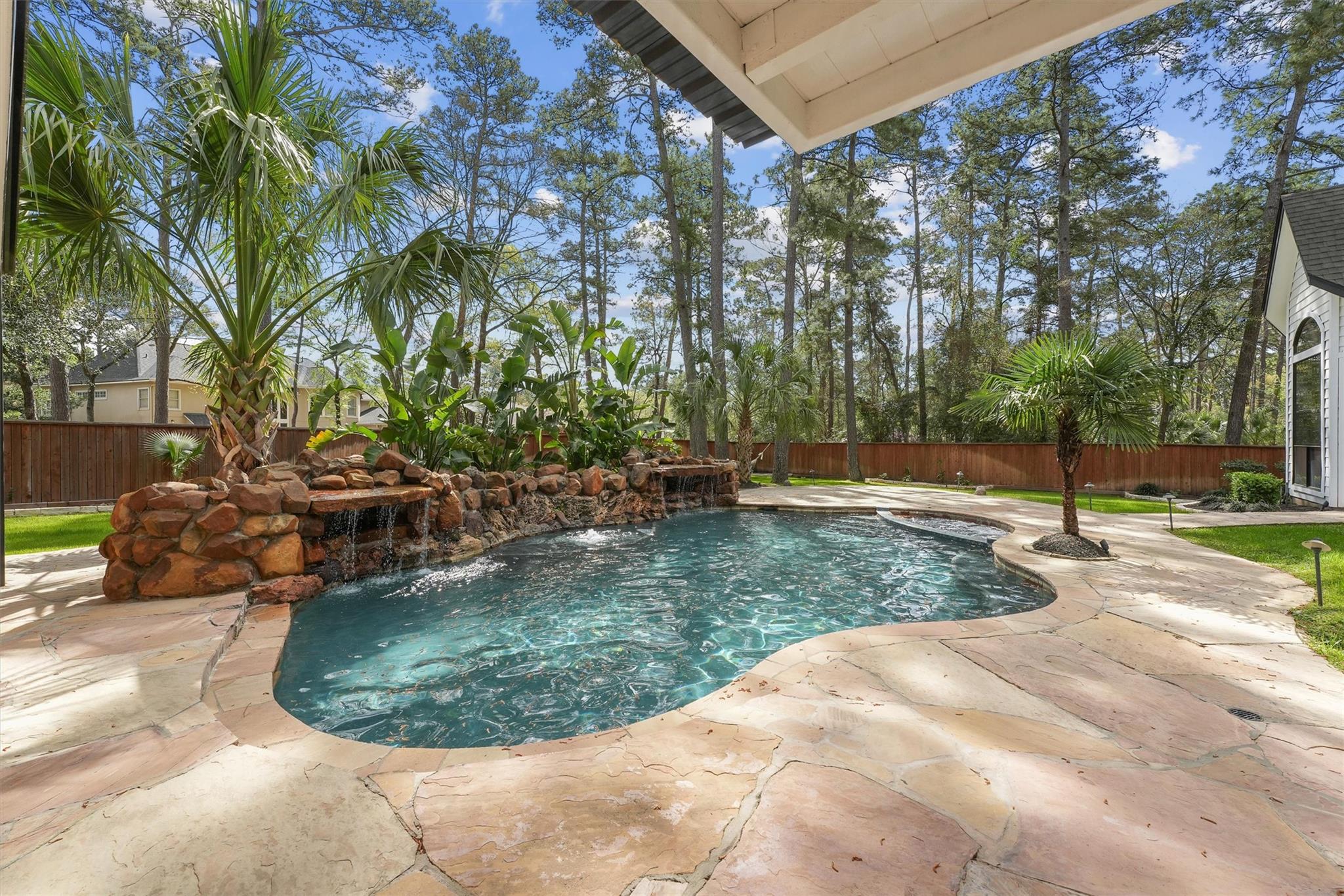 34 N Wooded Brook Circle
