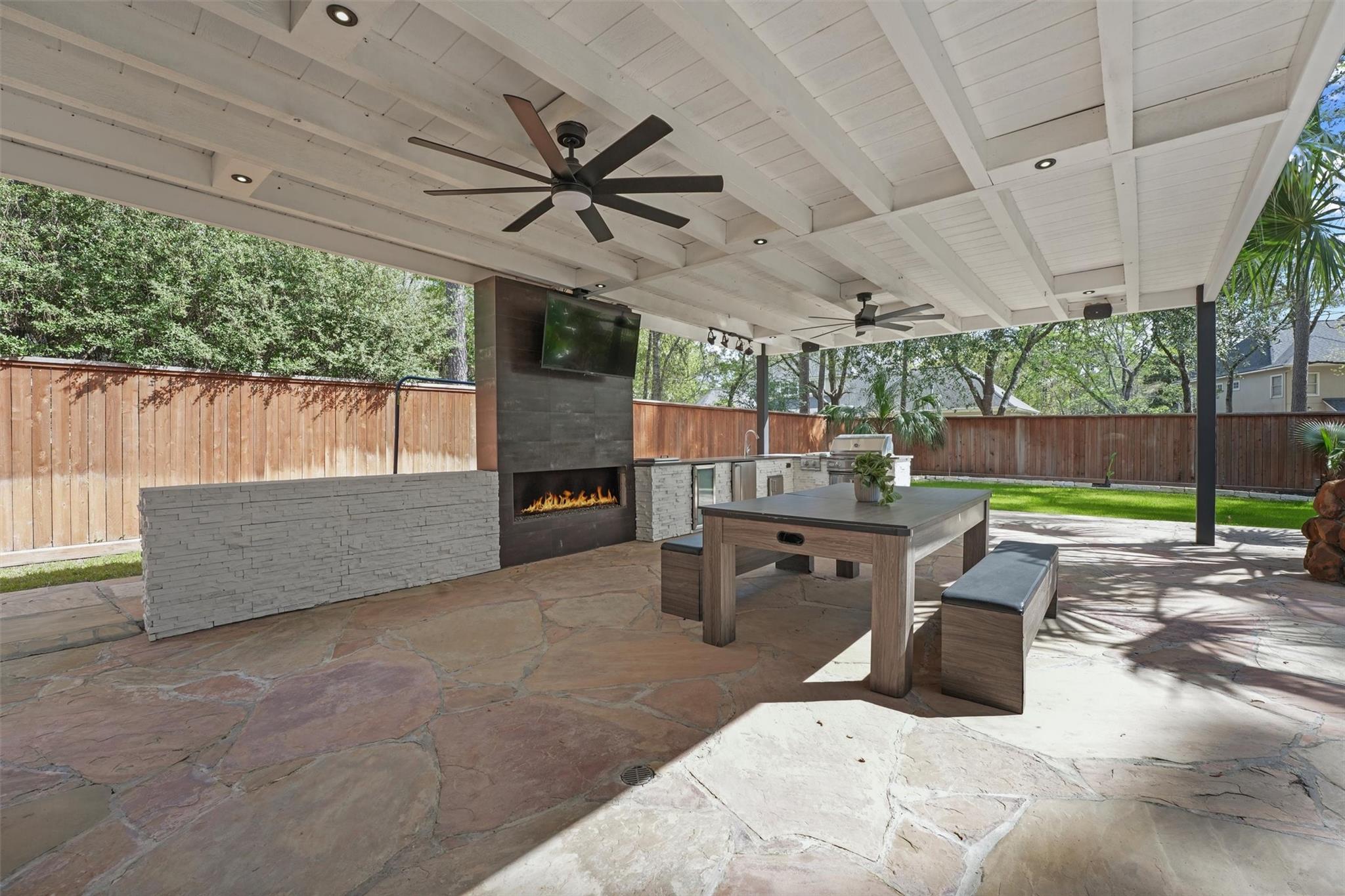 34 N Wooded Brook Circle