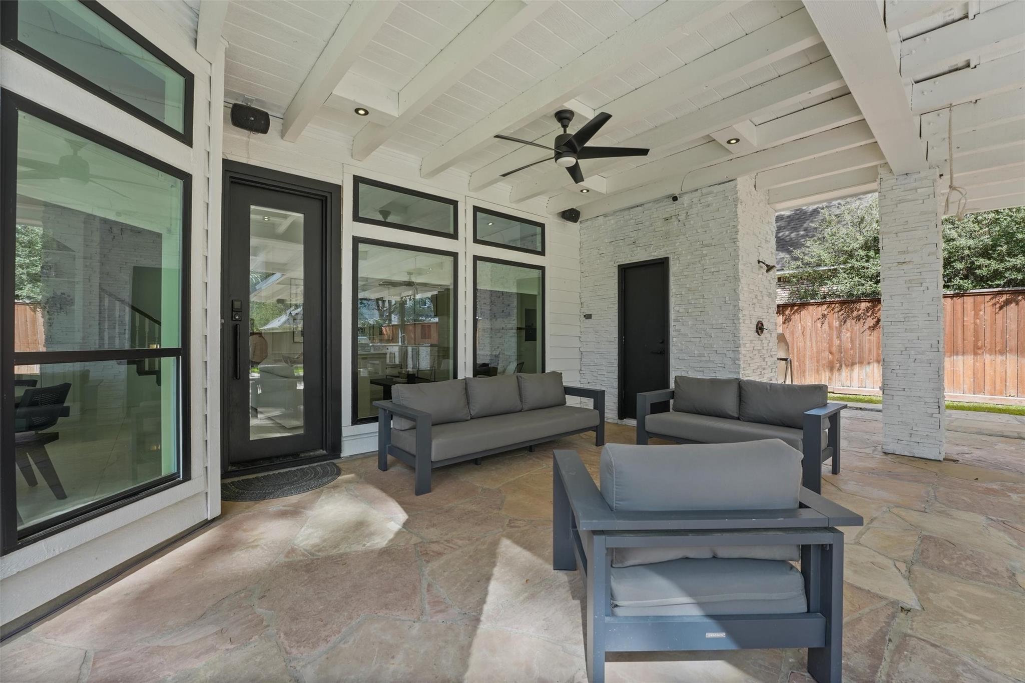 34 N Wooded Brook Circle