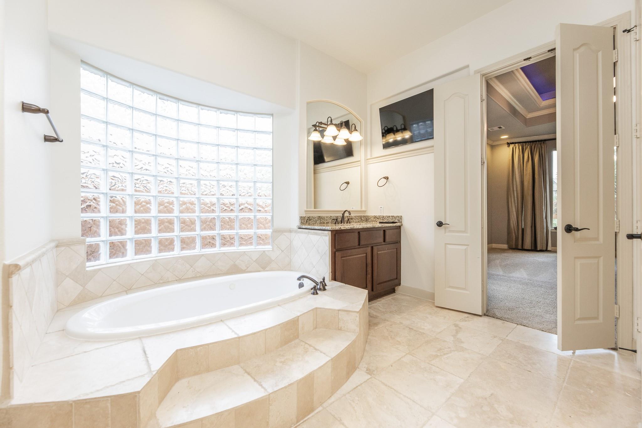 13803 Oak Fair Bend