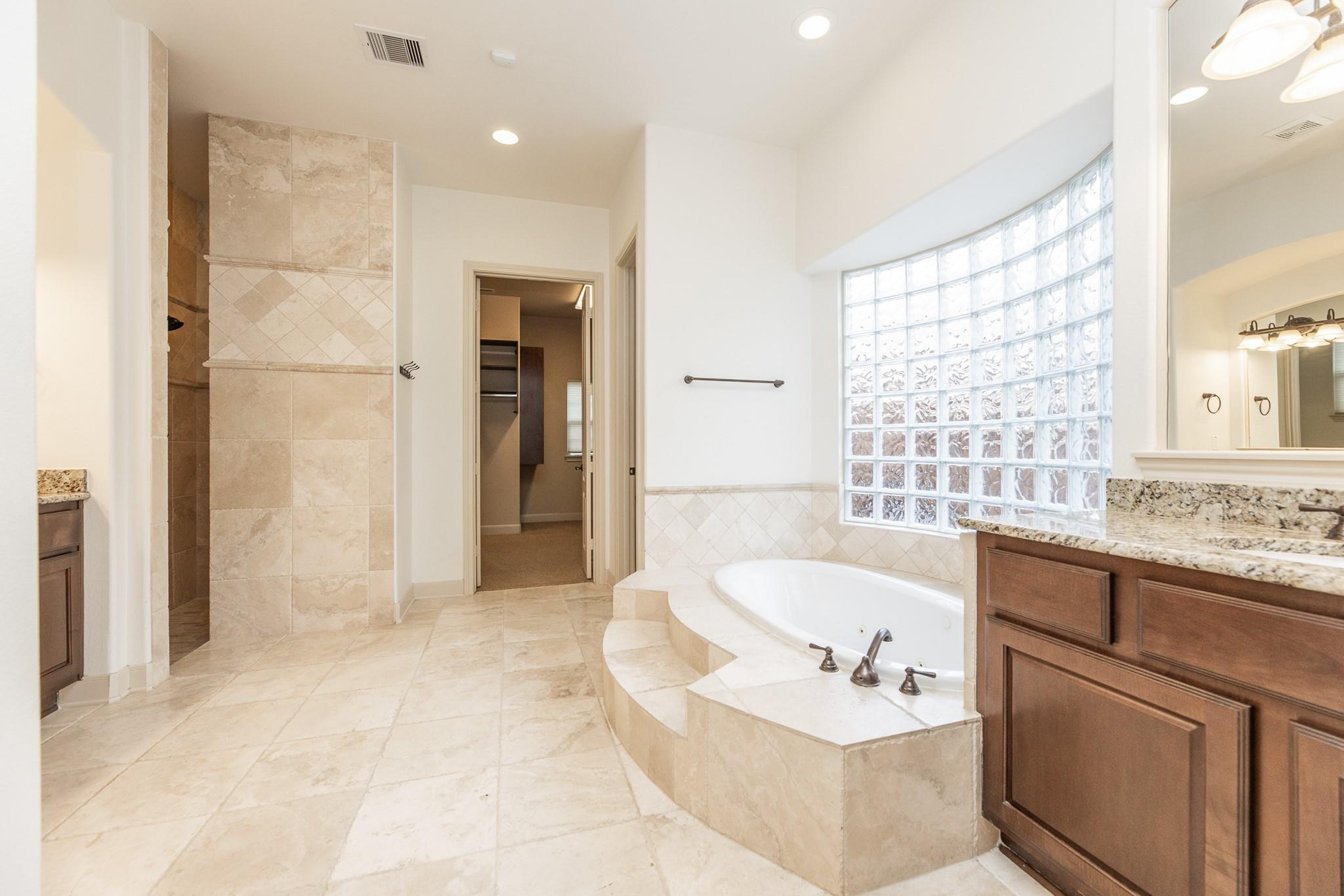 13803 Oak Fair Bend