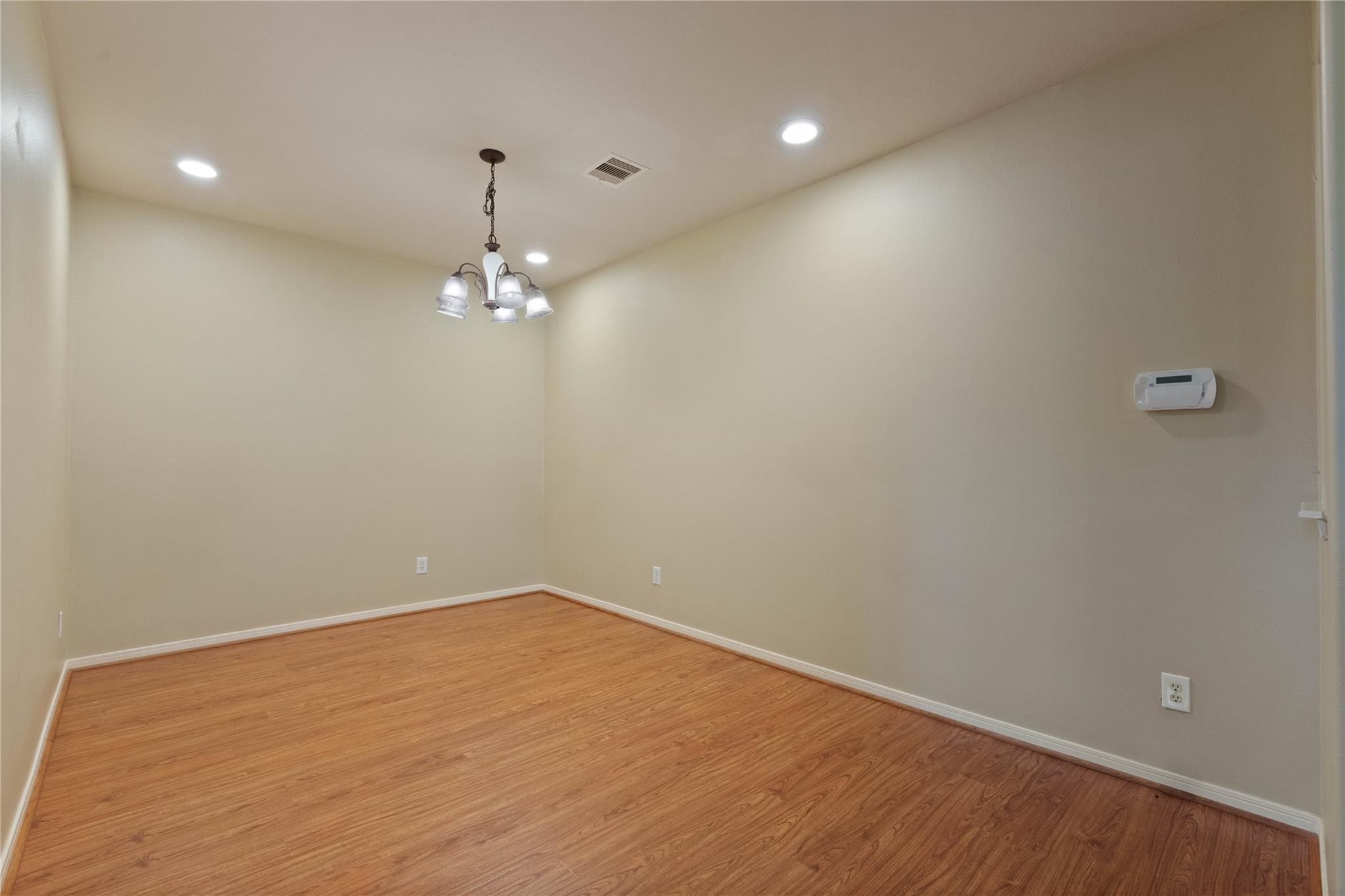 7414 Hollister Spring