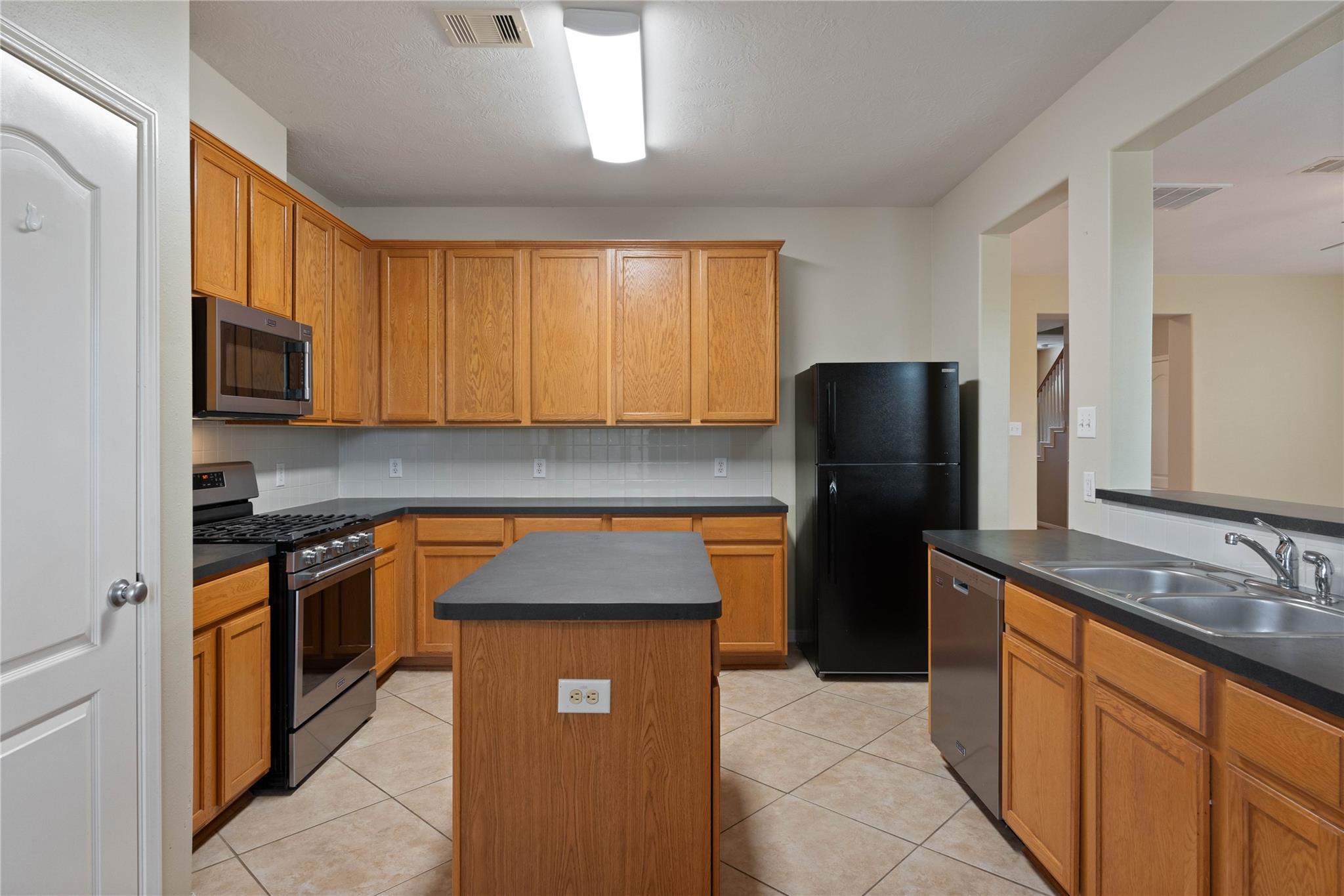 7414 Hollister Spring