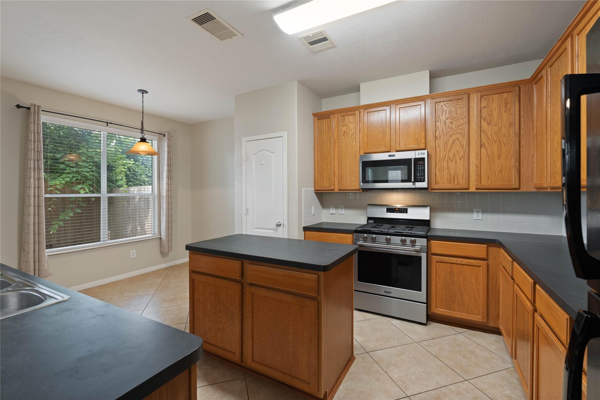 7414 Hollister Spring