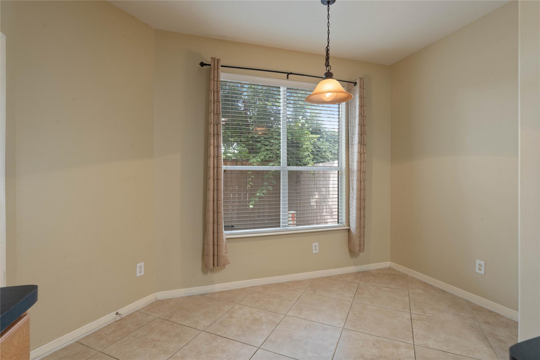 7414 Hollister Spring