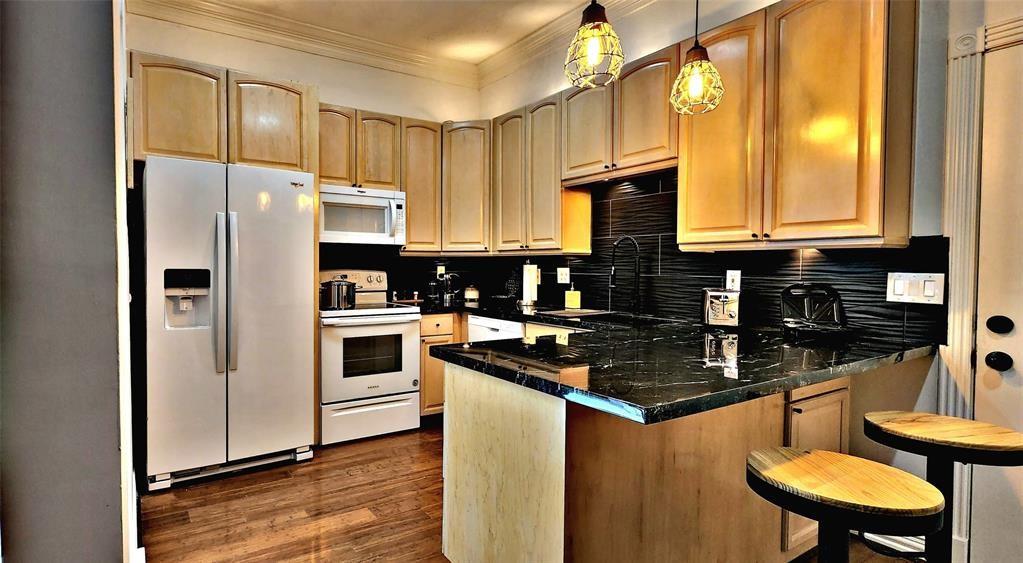 6726 Buffalo Speedway