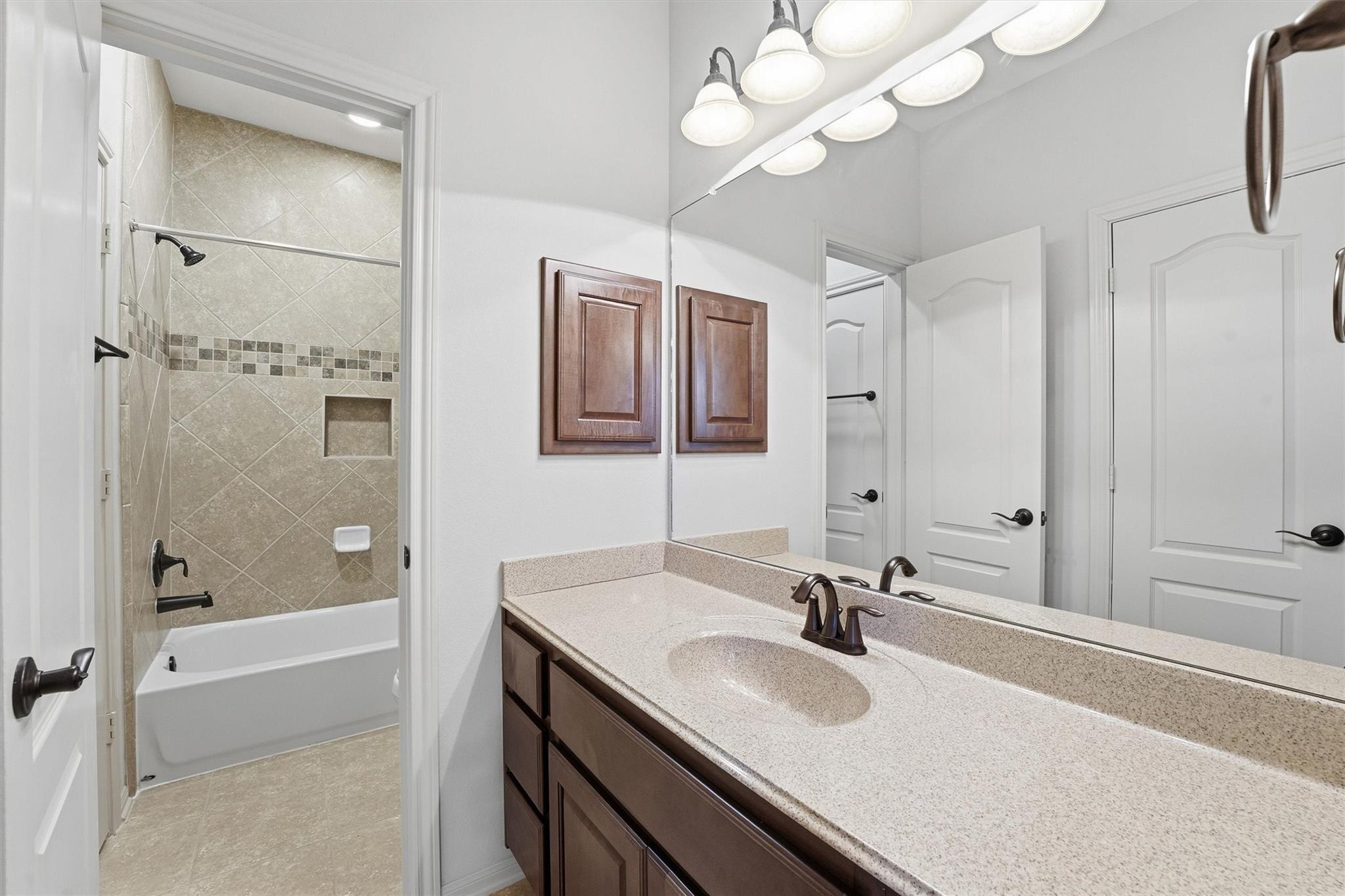 13606 Oak Harbor Bend