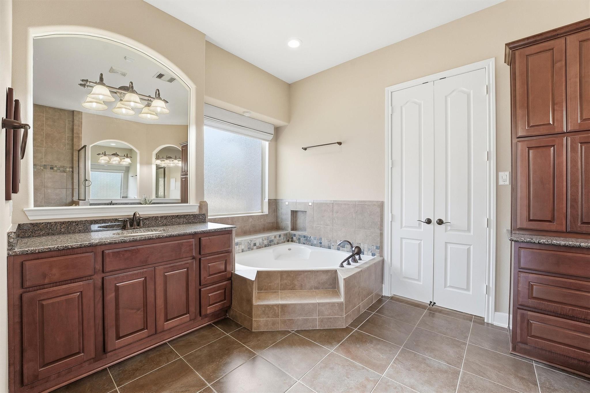 13606 Oak Harbor Bend