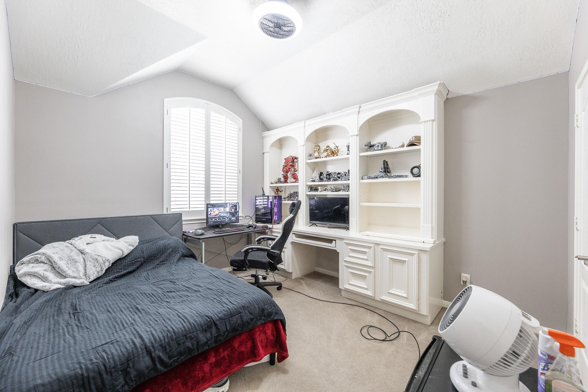 1481 Garden Lakes Drive