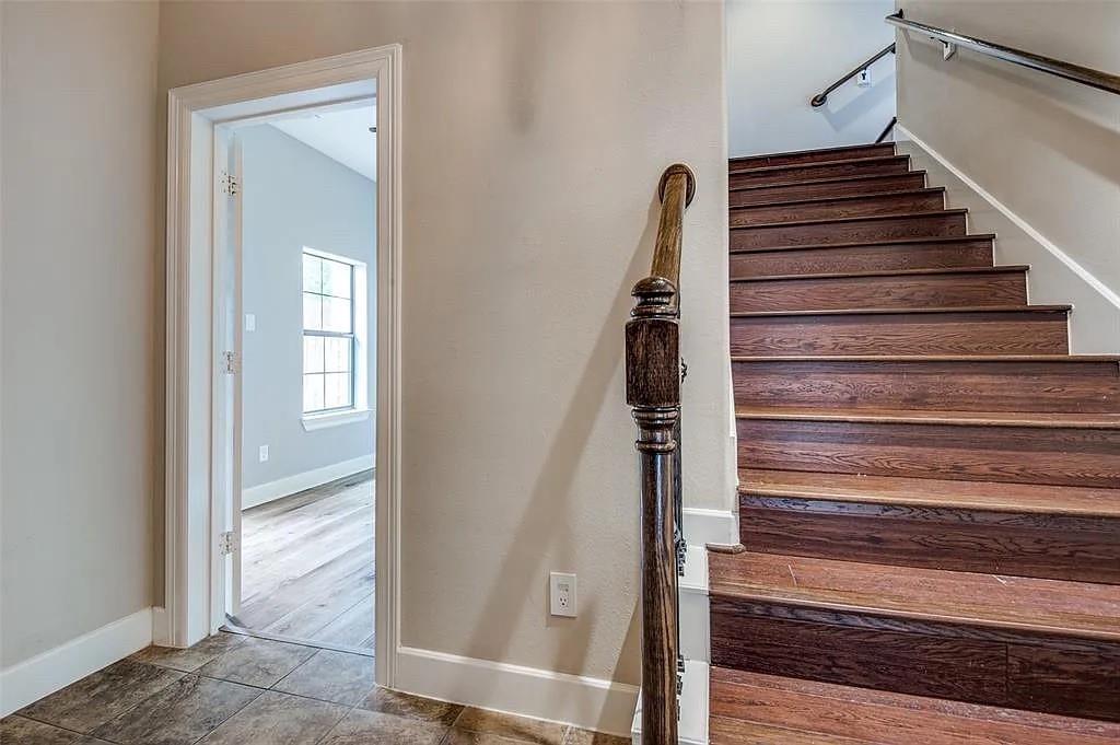 1126 Hempstead Villa Lane