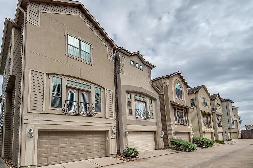 1126 Hempstead Villa Lane