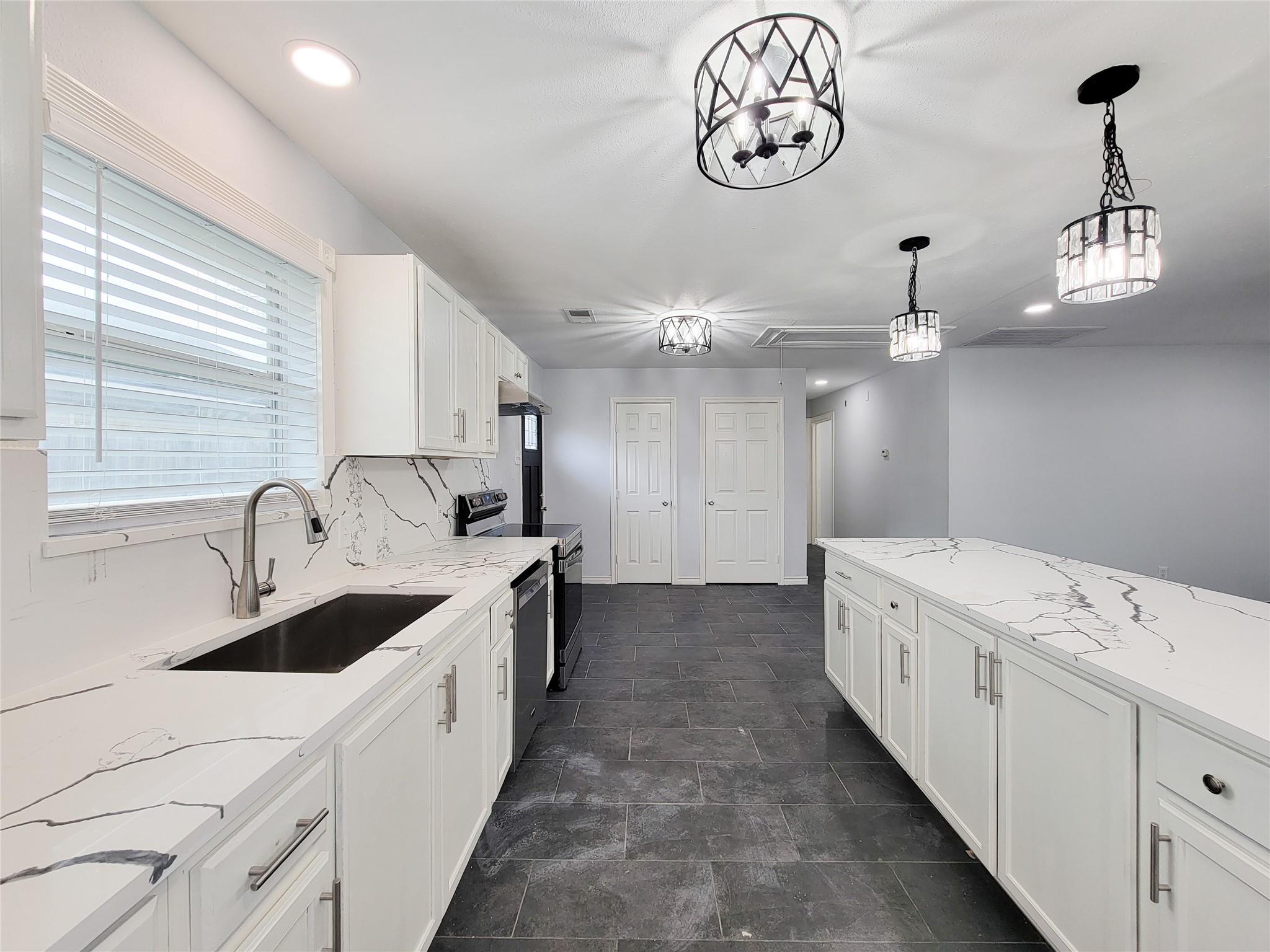 11850 Greencanyon Drive