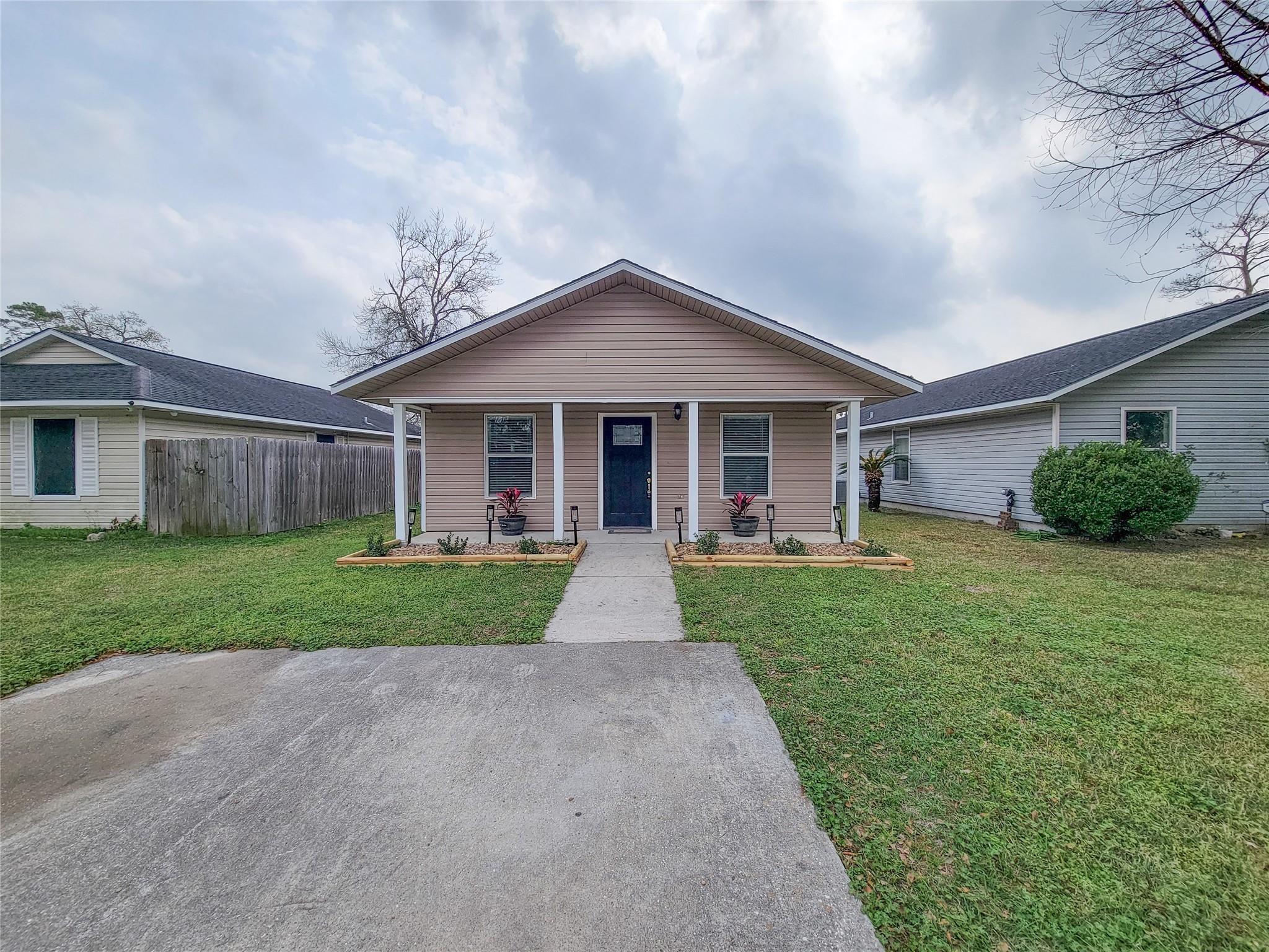 11850 Greencanyon Drive