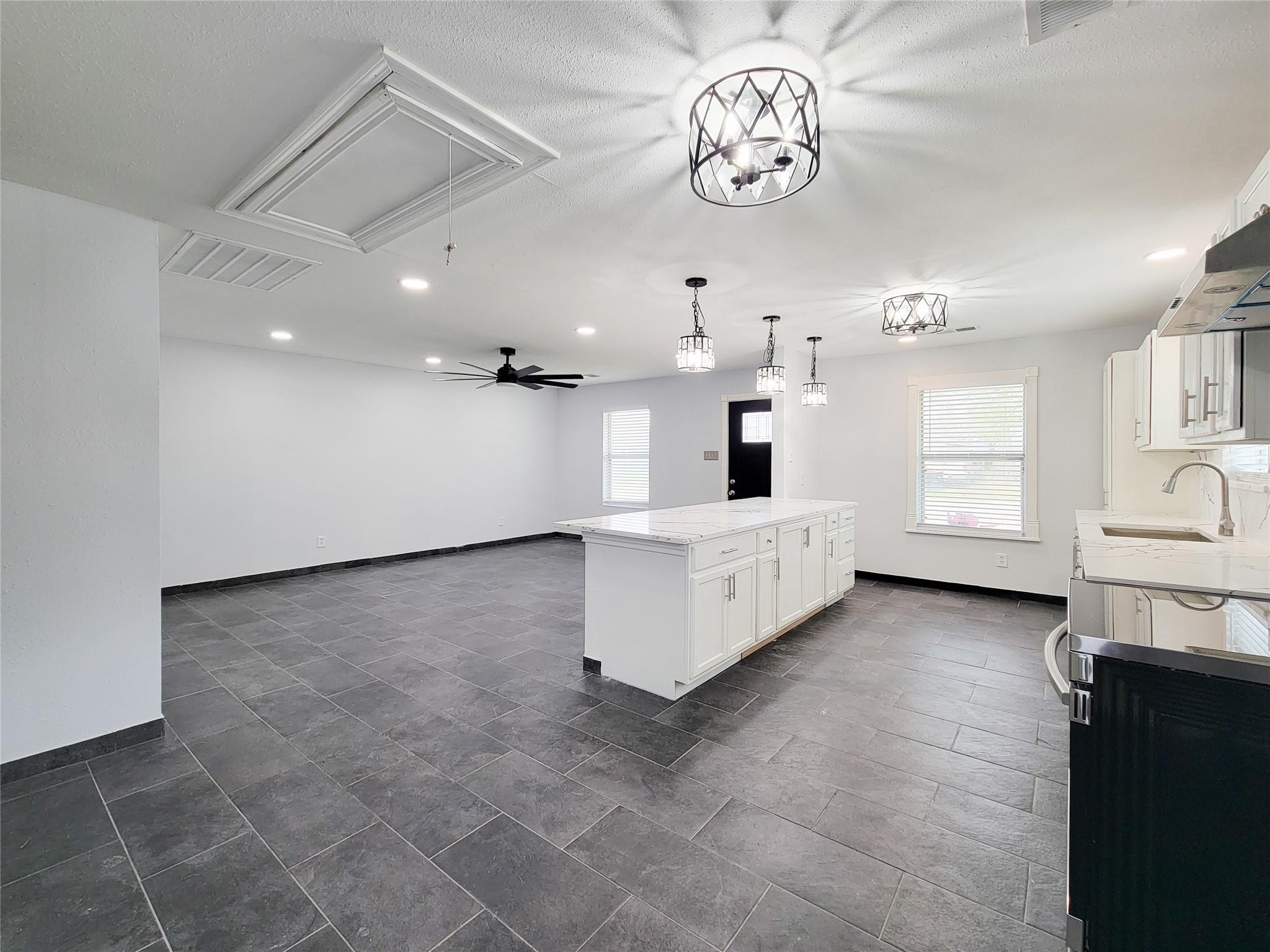 11850 Greencanyon Drive