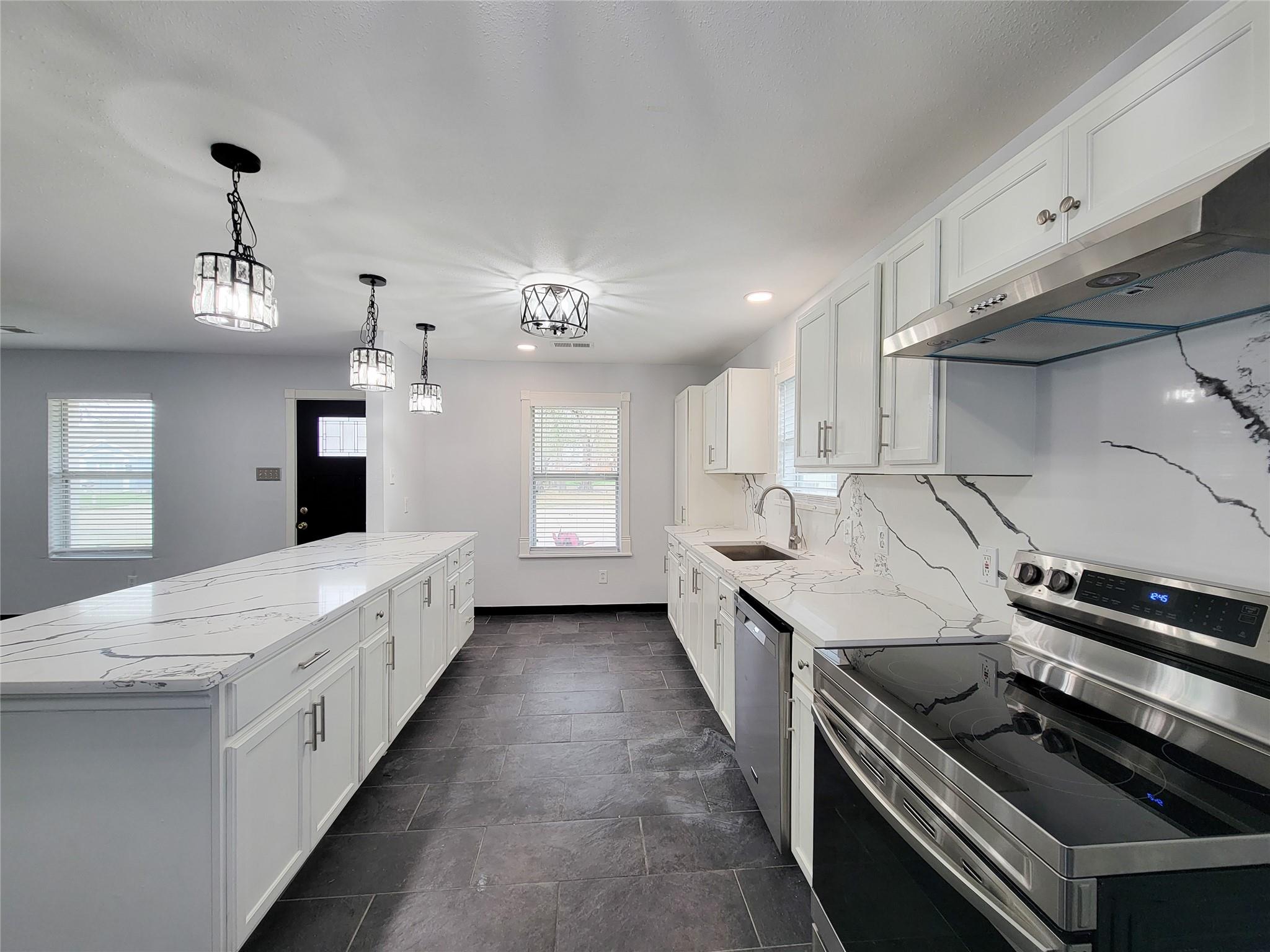 11850 Greencanyon Drive