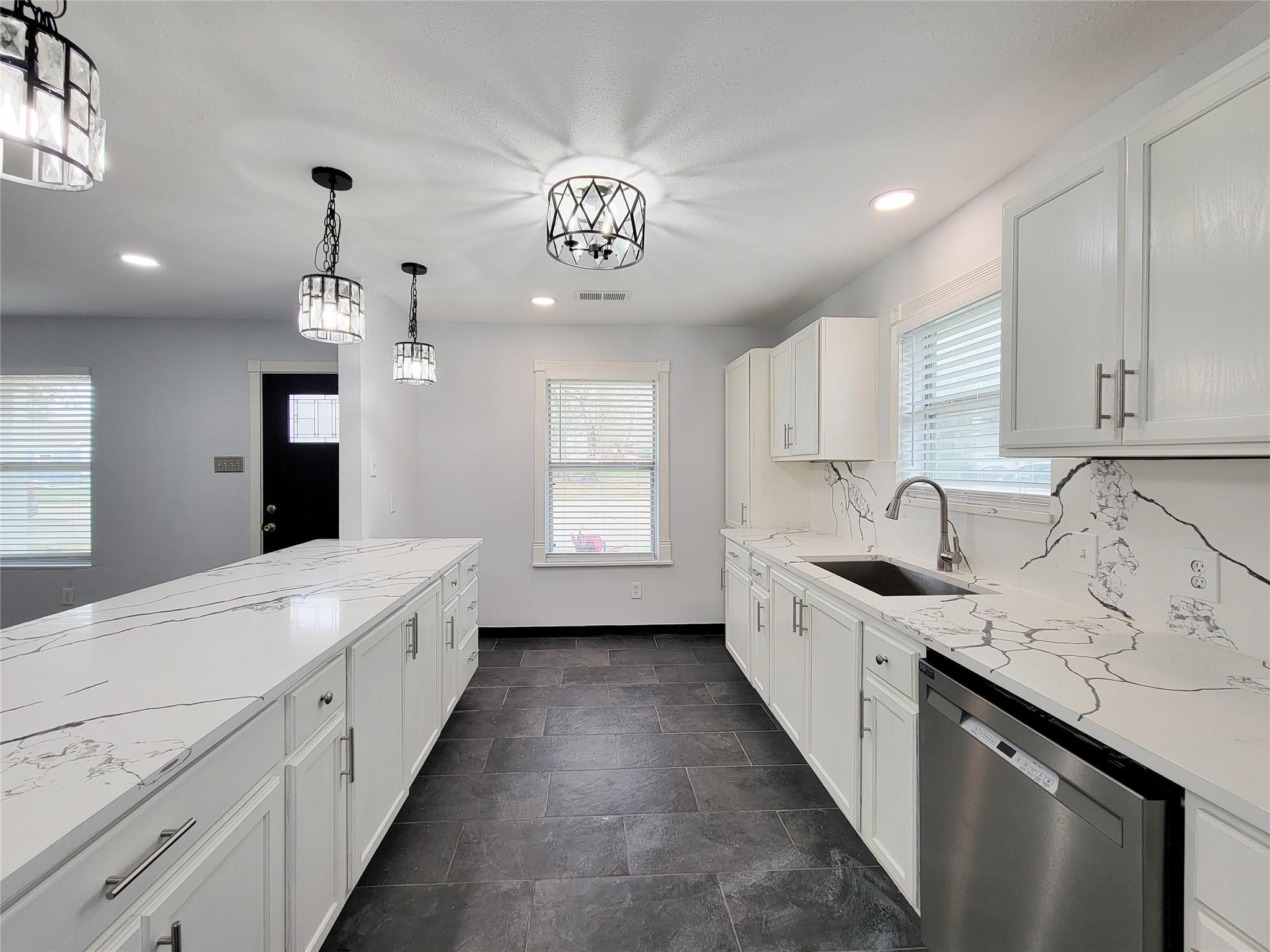 11850 Greencanyon Drive