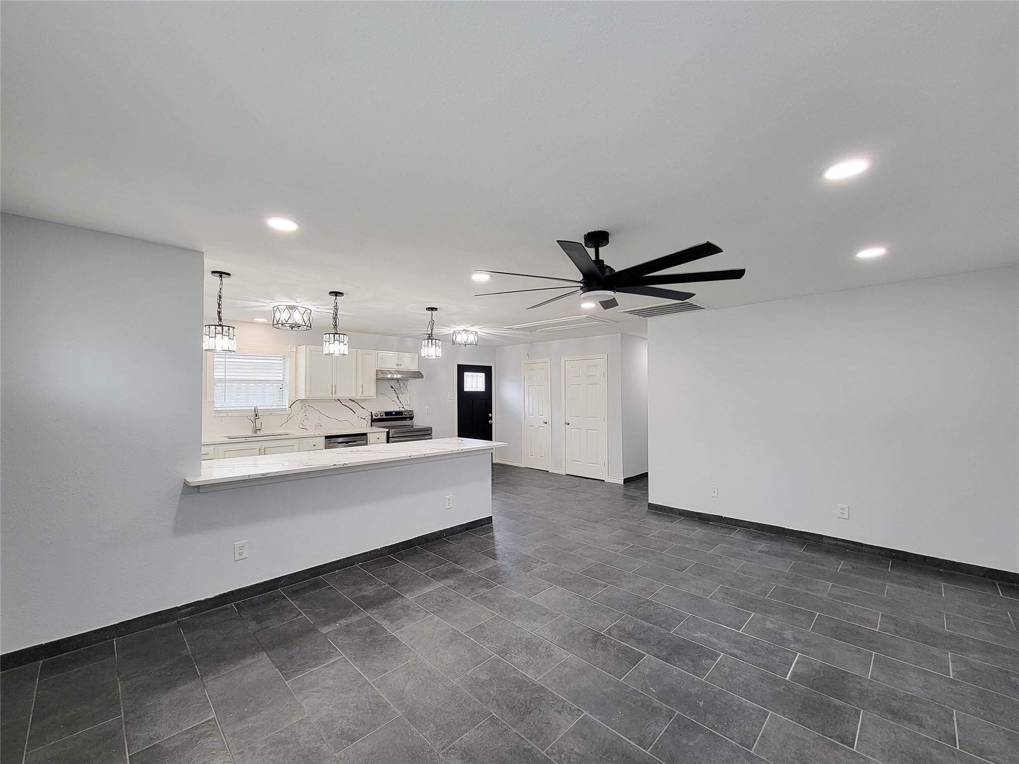 11850 Greencanyon Drive