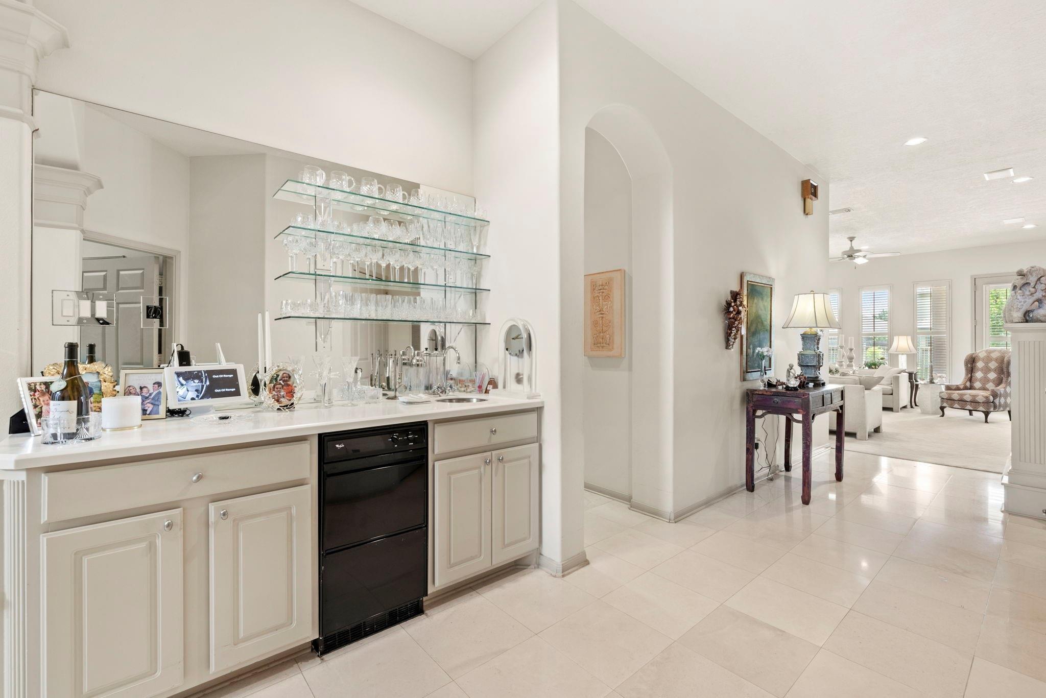 4513 Country Club View