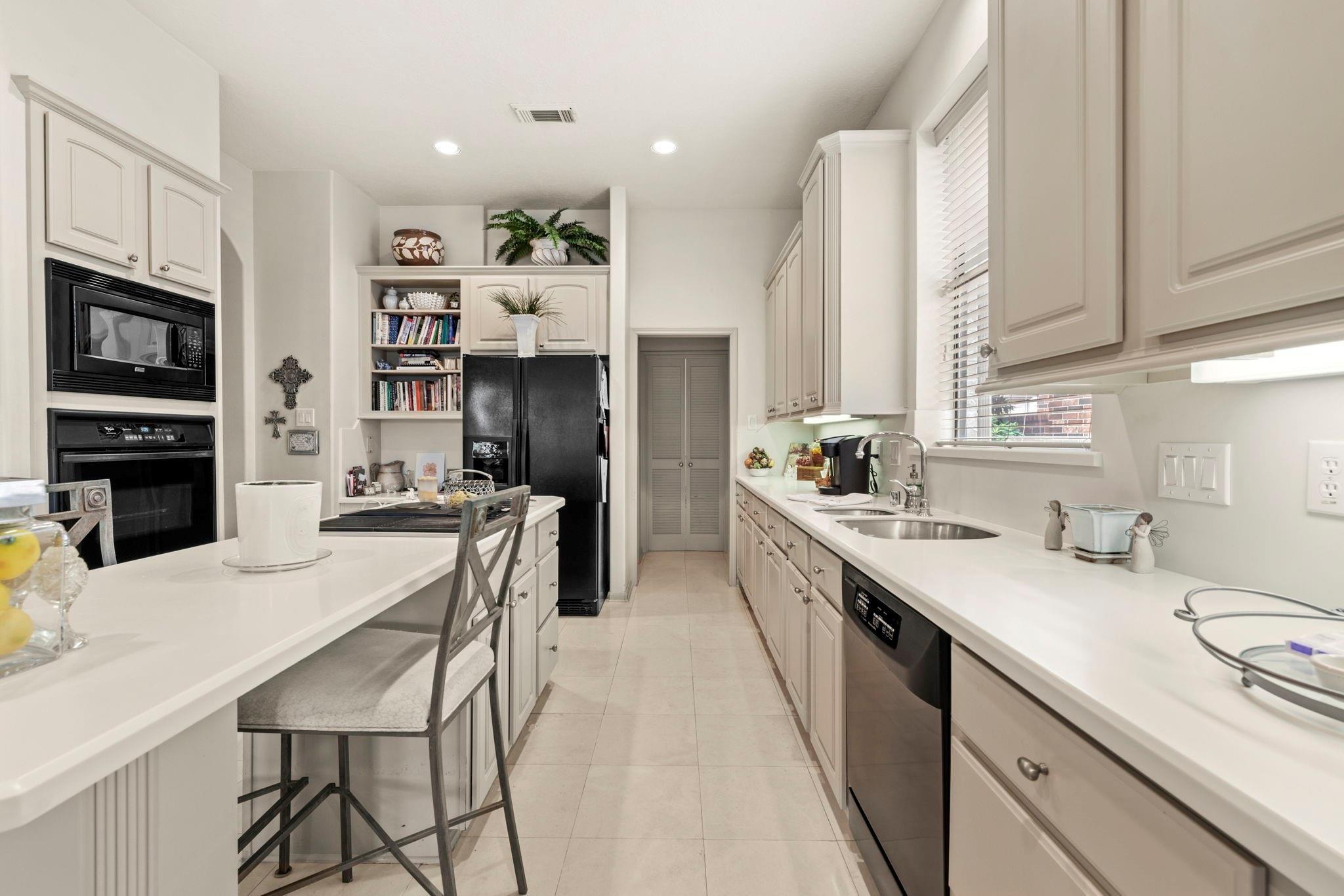 4513 Country Club View