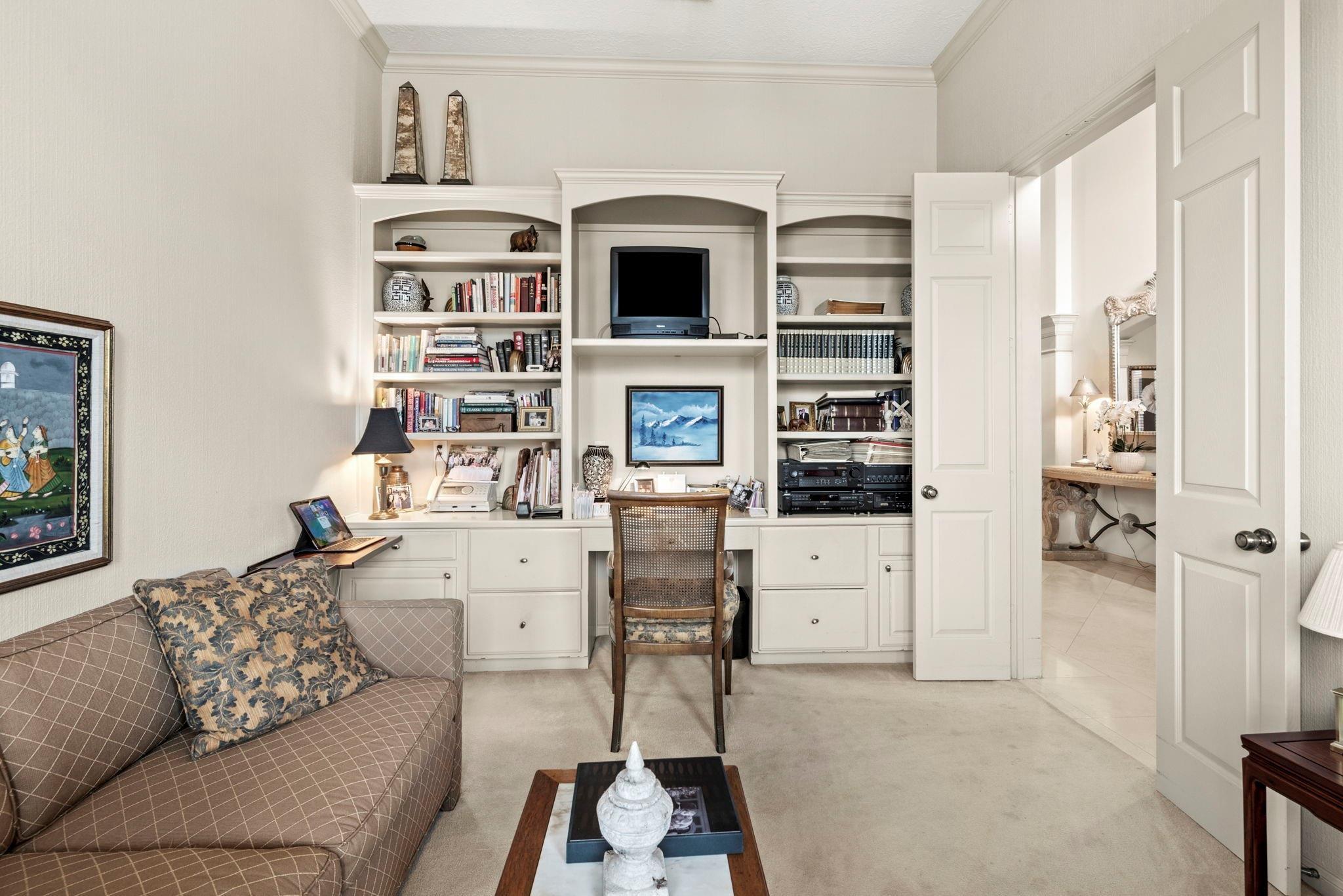 4513 Country Club View