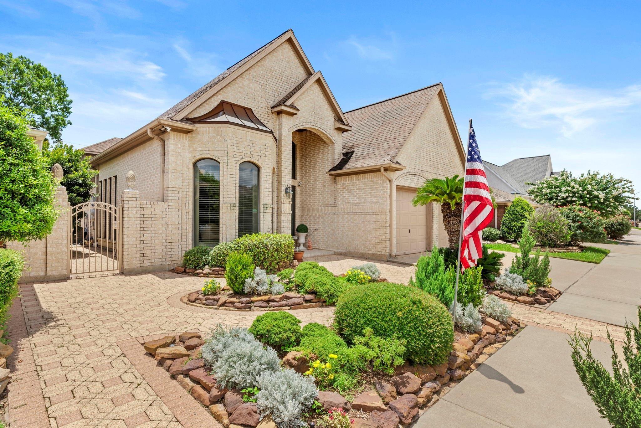 4513 Country Club View