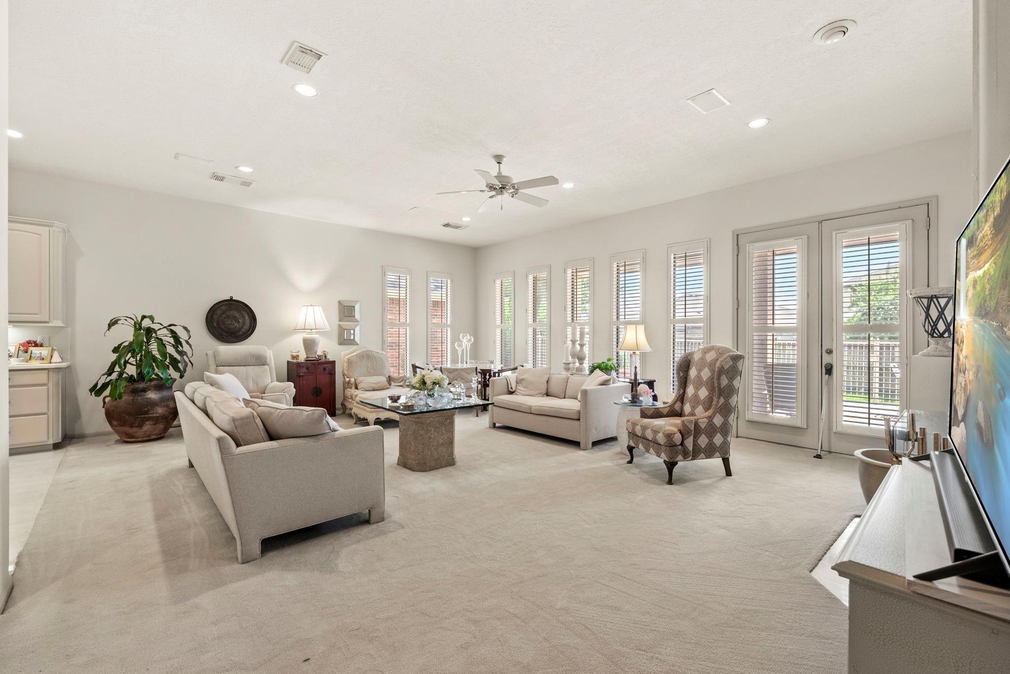 4513 Country Club View